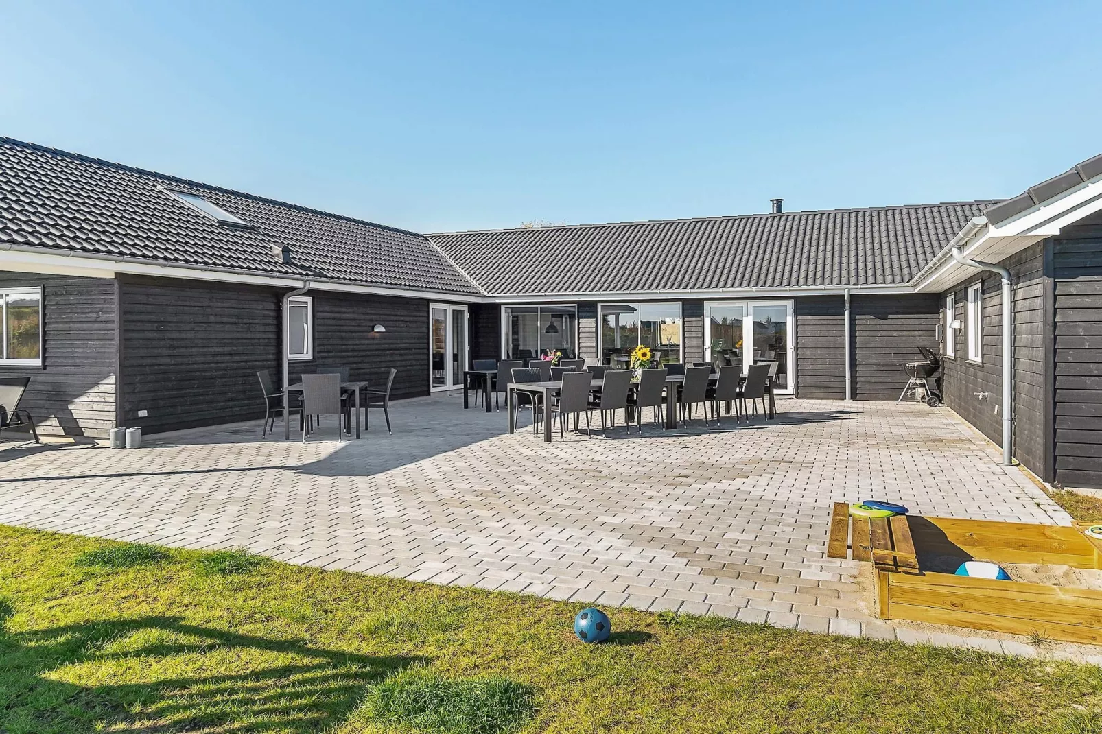 Maison de vacances pour 24 a Hasselberg - Extérieur