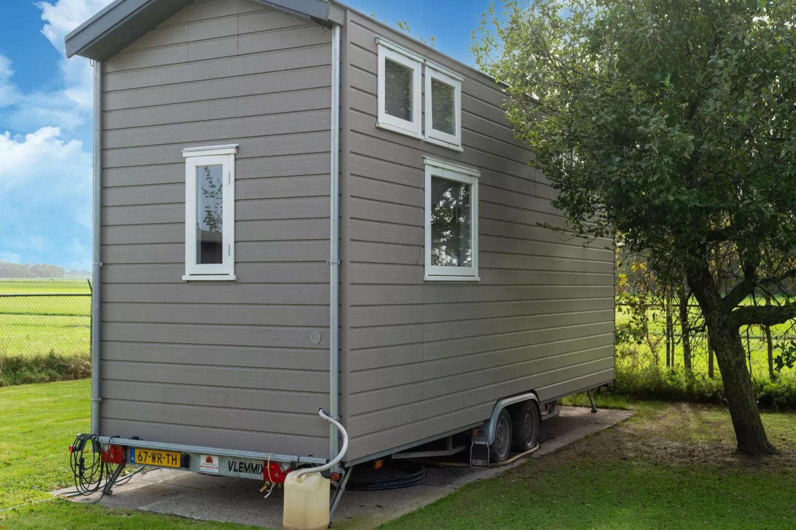 Tiny House-Exterior summer