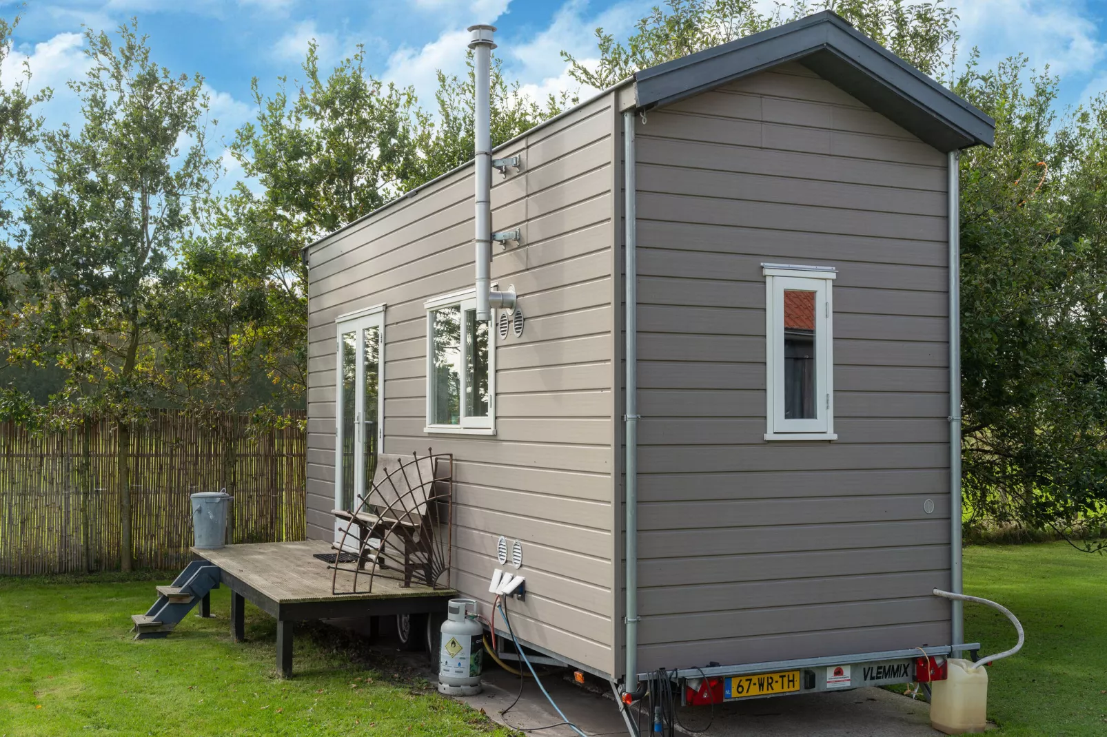 Tiny House-Exterior summer