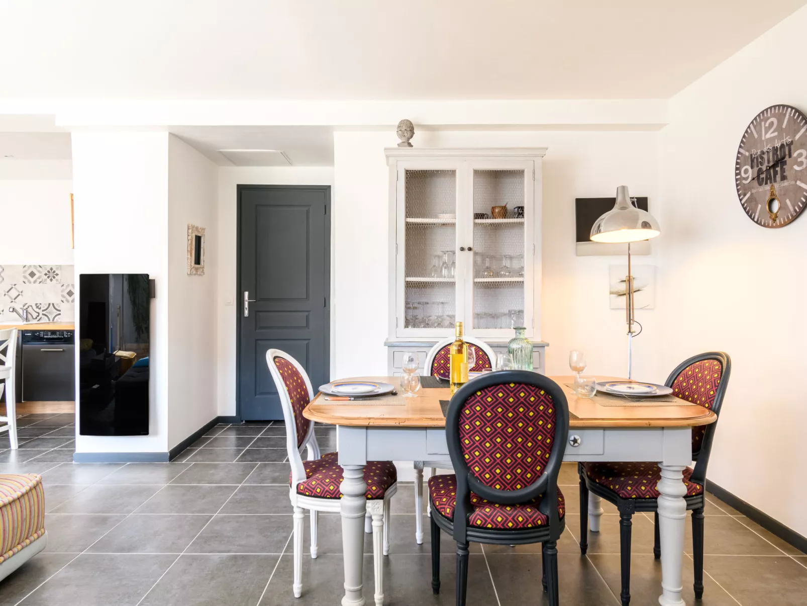 Aimé Bourdier - Drinnen