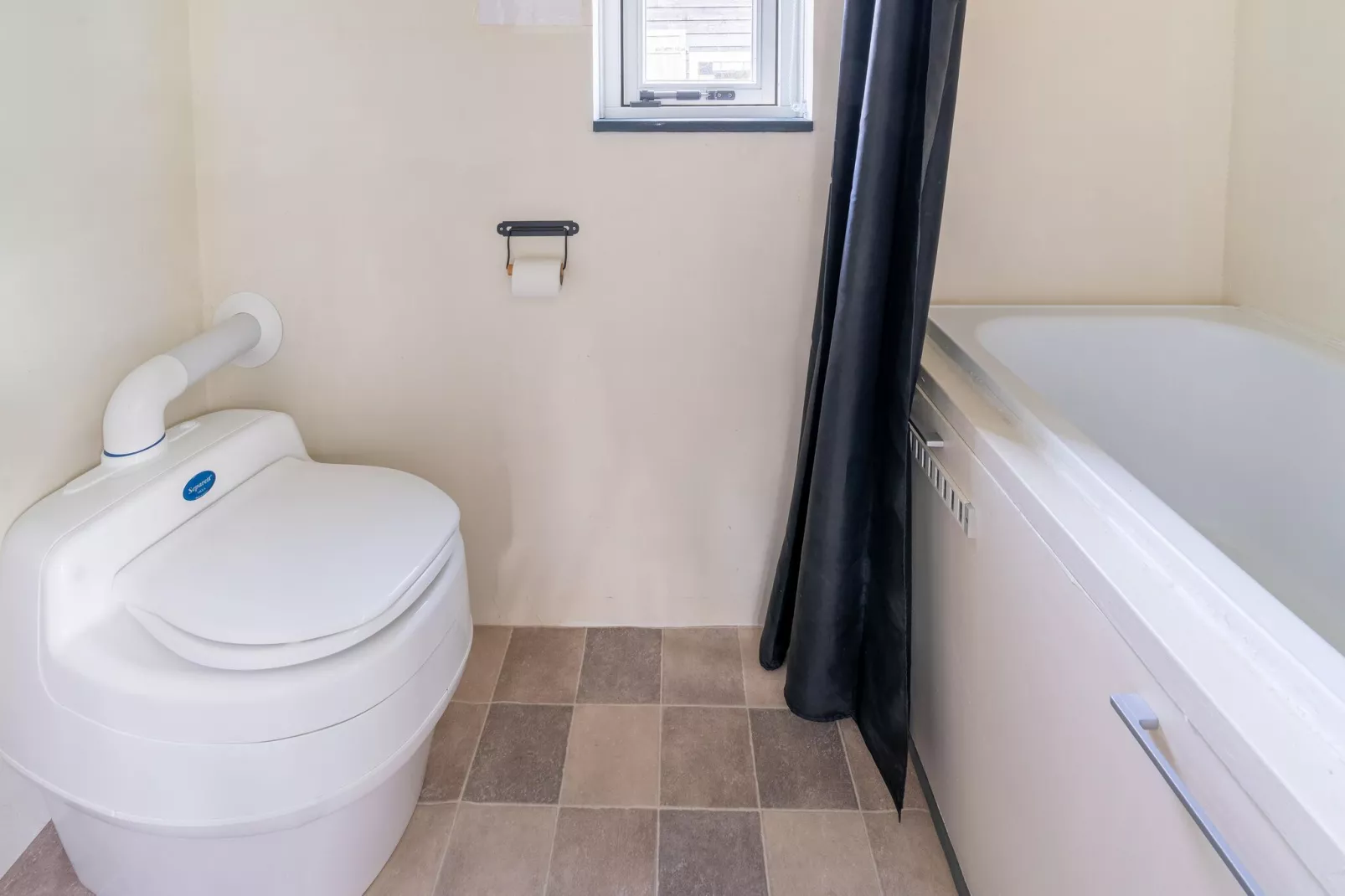 Tiny House-Bathroom