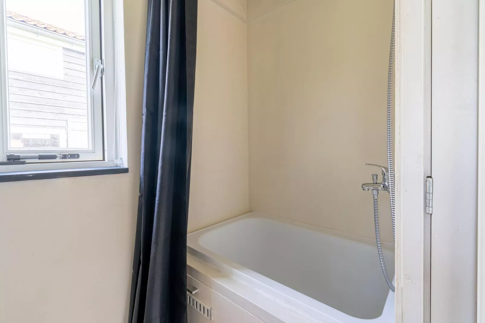 Tiny House-Bathroom