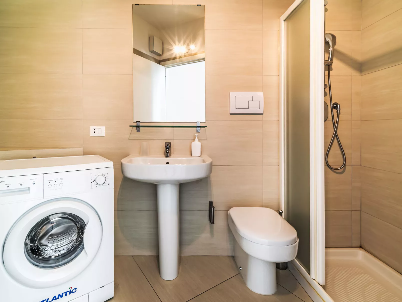 Appartamento con 3 camere al piano terra - Dedans