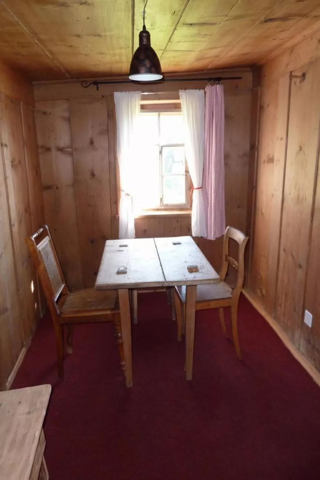 Alte Gonda - Drinnen