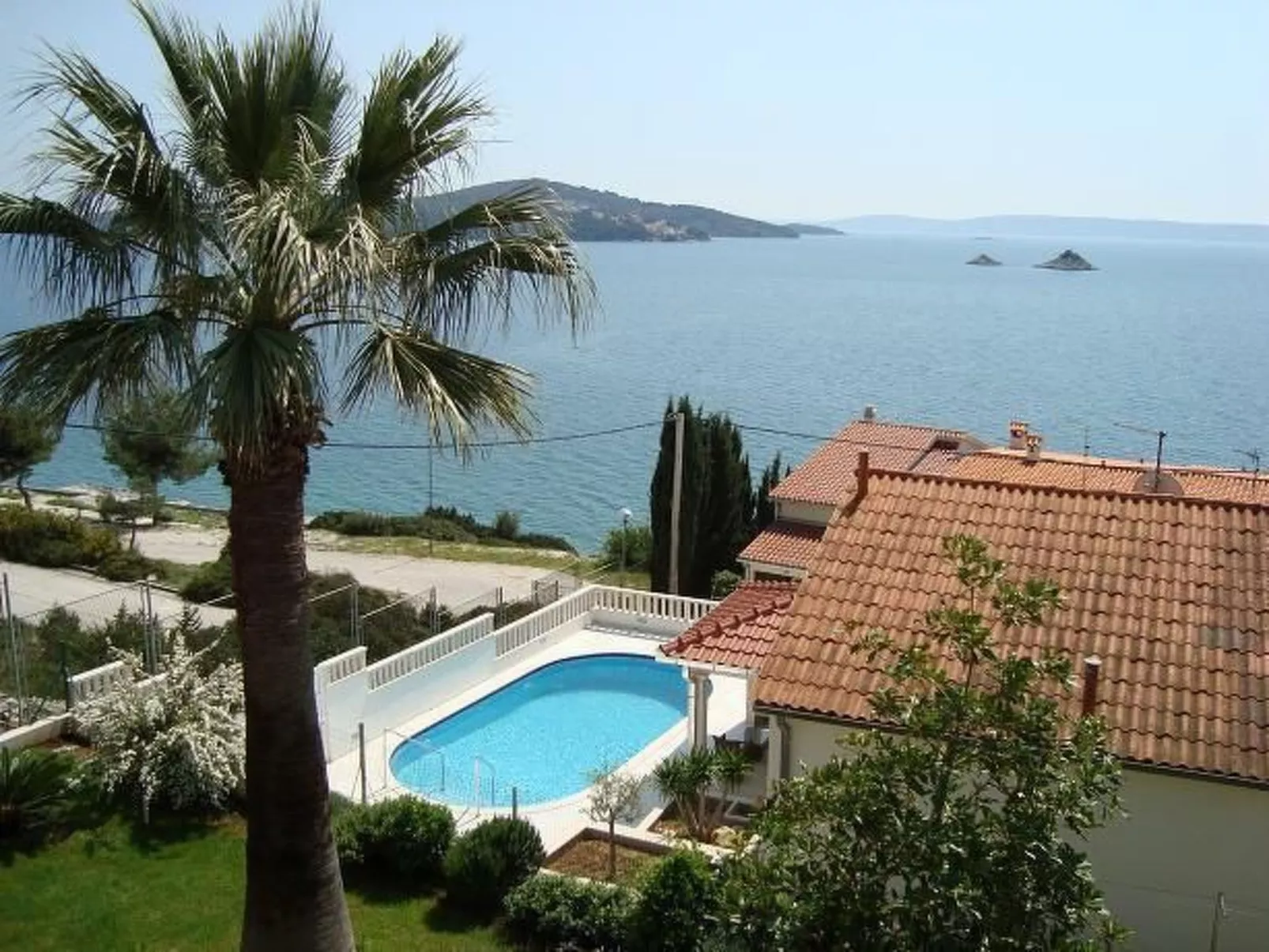 Mit Terrasse, Pool und Strandzugang - Image-tags.info