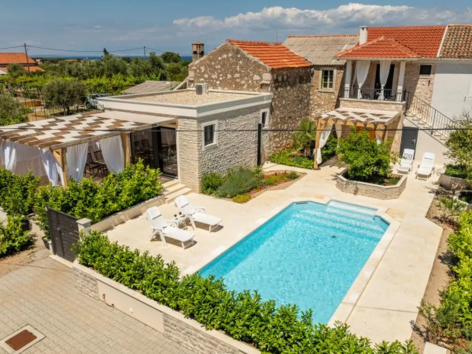 Apartment Varos 2+1 with shared pool - Image-tags.info