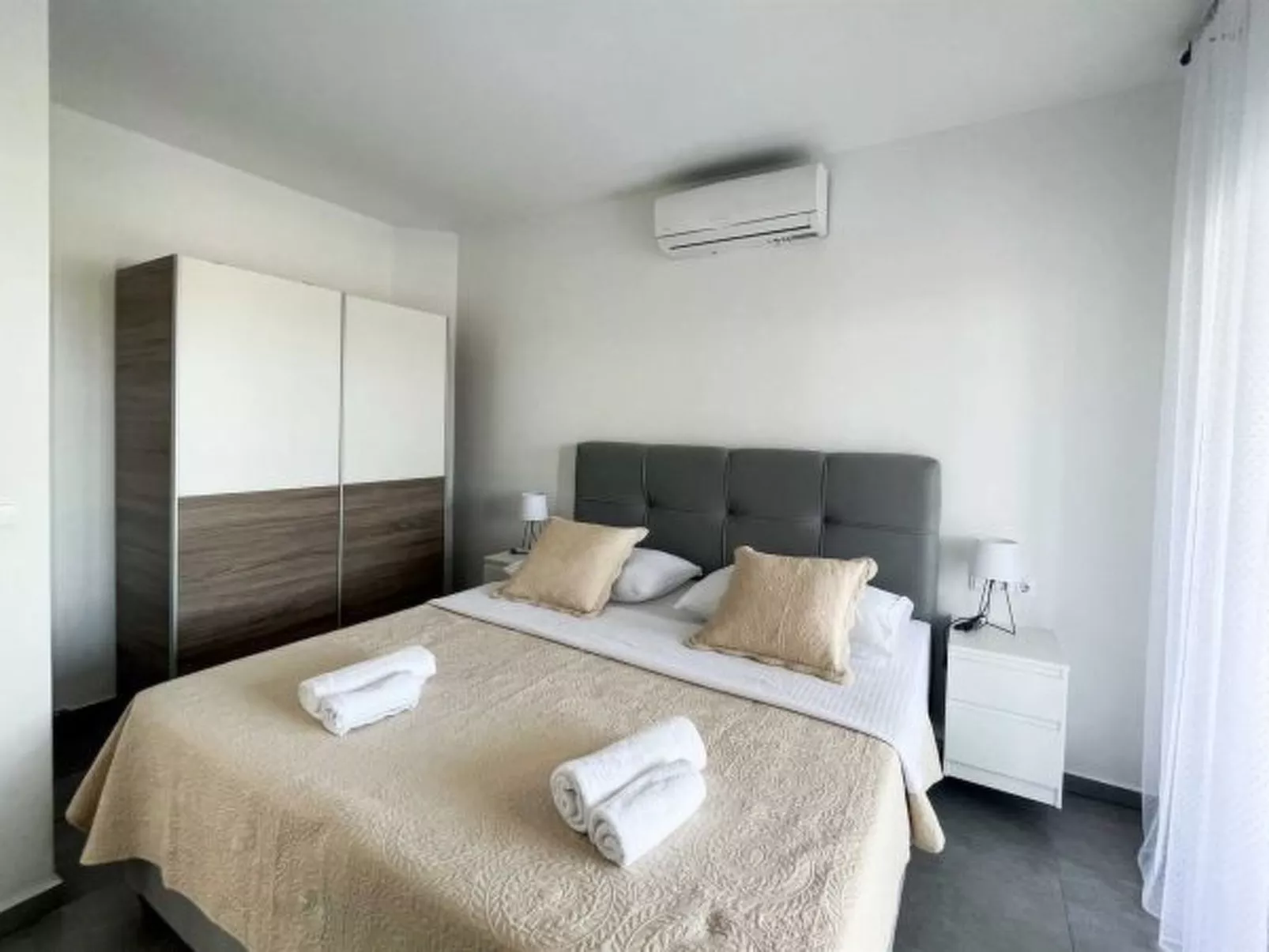 Villa Ela with heated pool - Image-tags.info