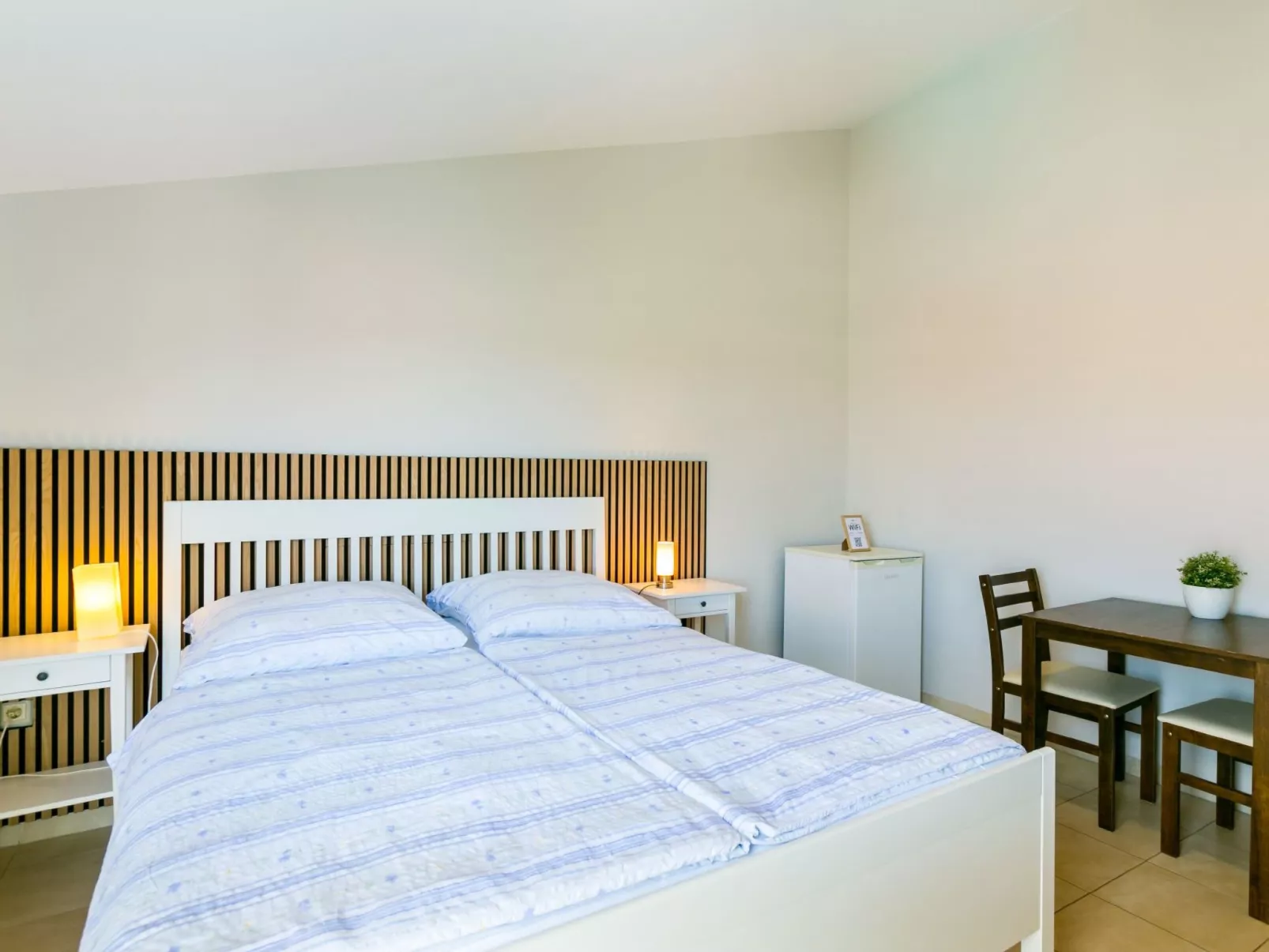 Gästezimmer mit Balkon - Inside