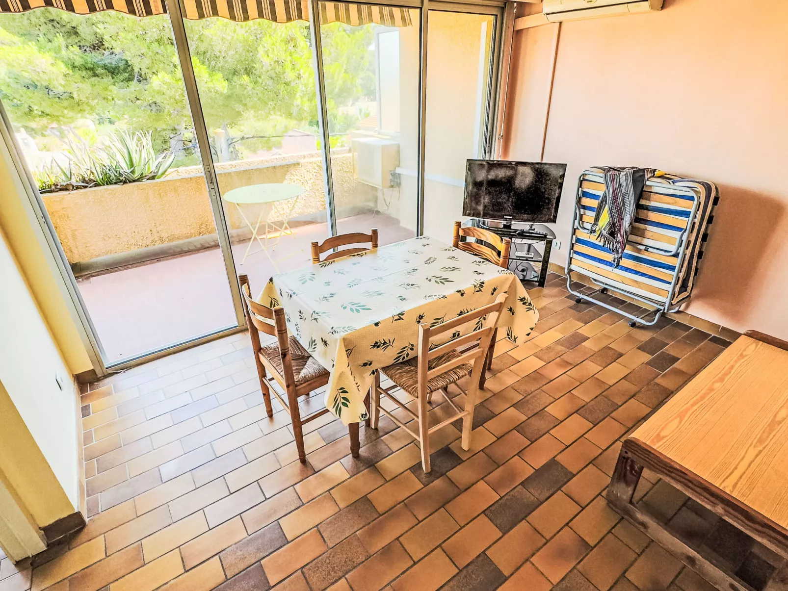 Les Jardins du Soleil - Drinnen