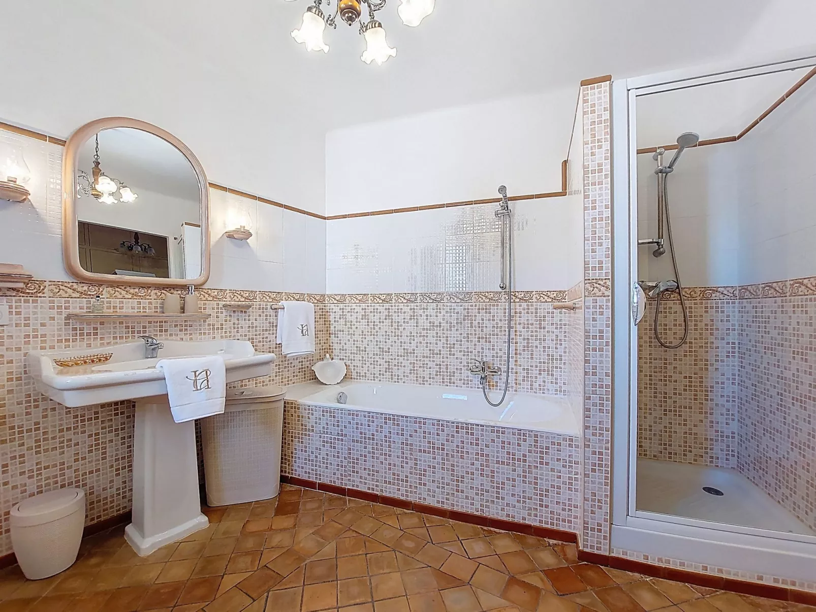 L ancien Hôtel Creste - Inside