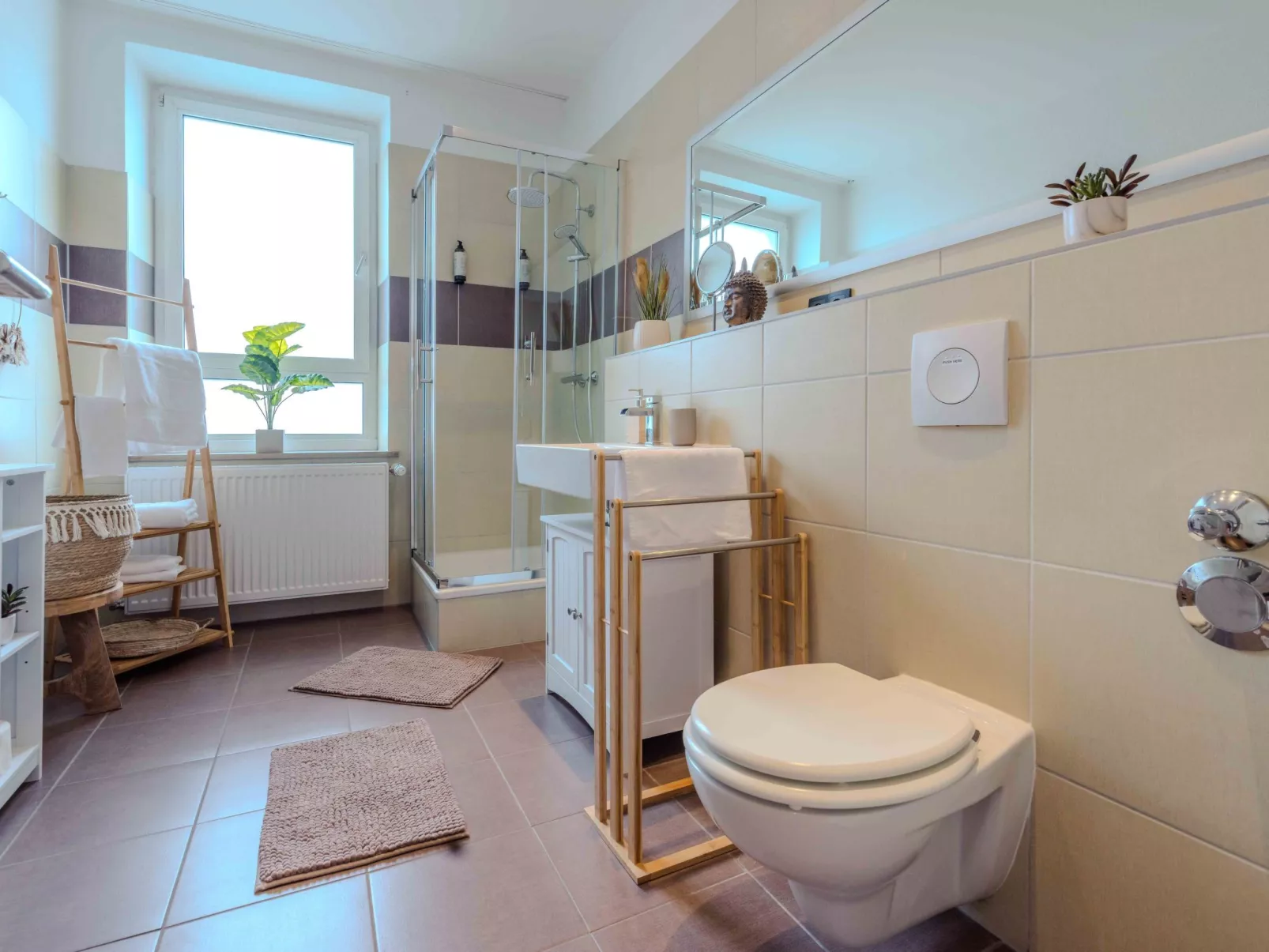 Schiller Apartment im Zentrum von Hof. Küche, Parkplatz, 250MBit Wlan - Inside