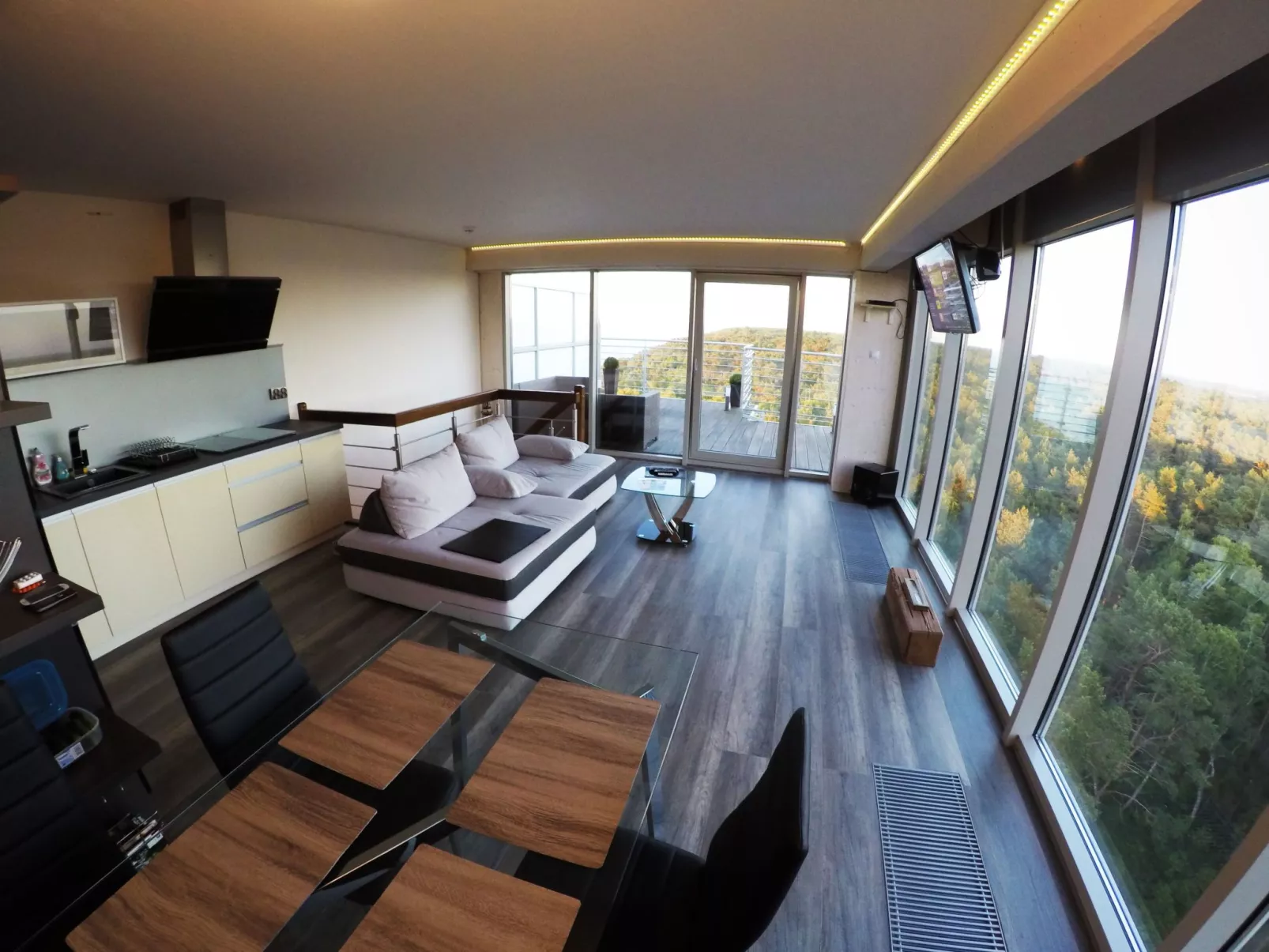 Wohnung mit Panoramaverglasung und Meerblick - Dedans