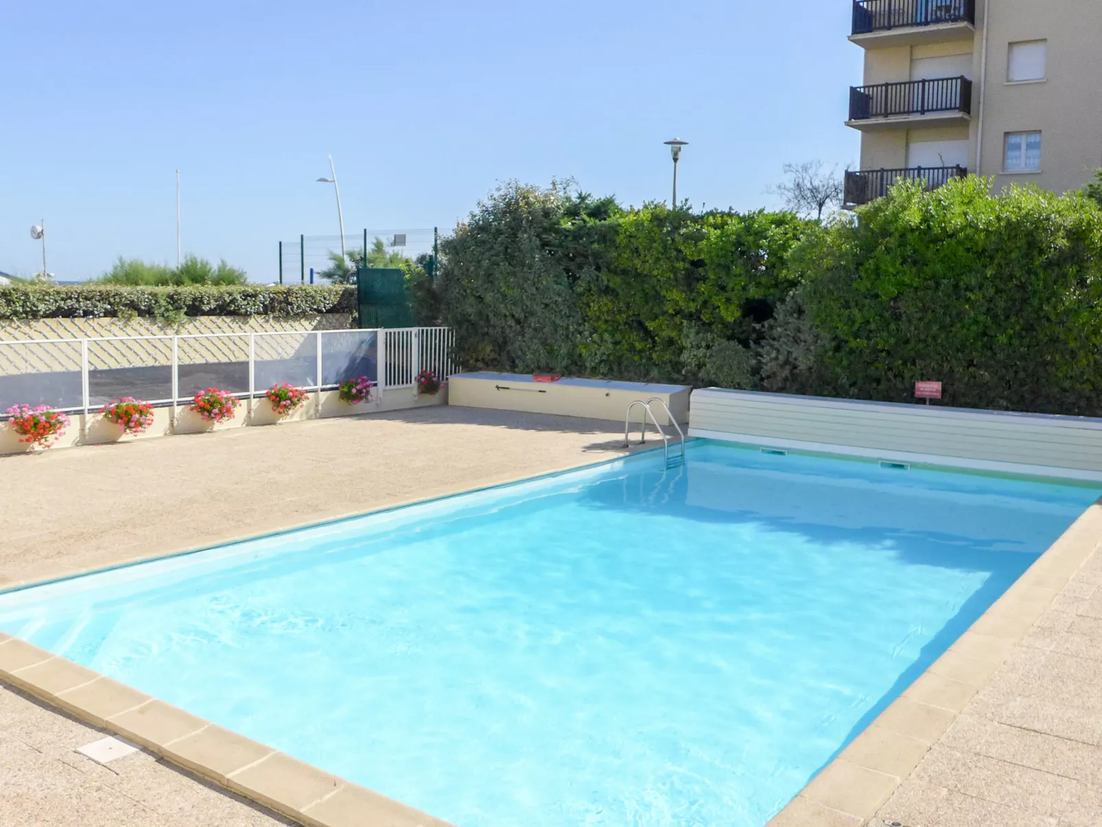 Les Normandières - Outside