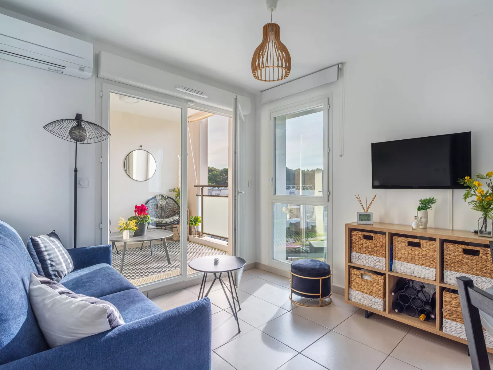 Nouvelles Terres E4 - Drinnen