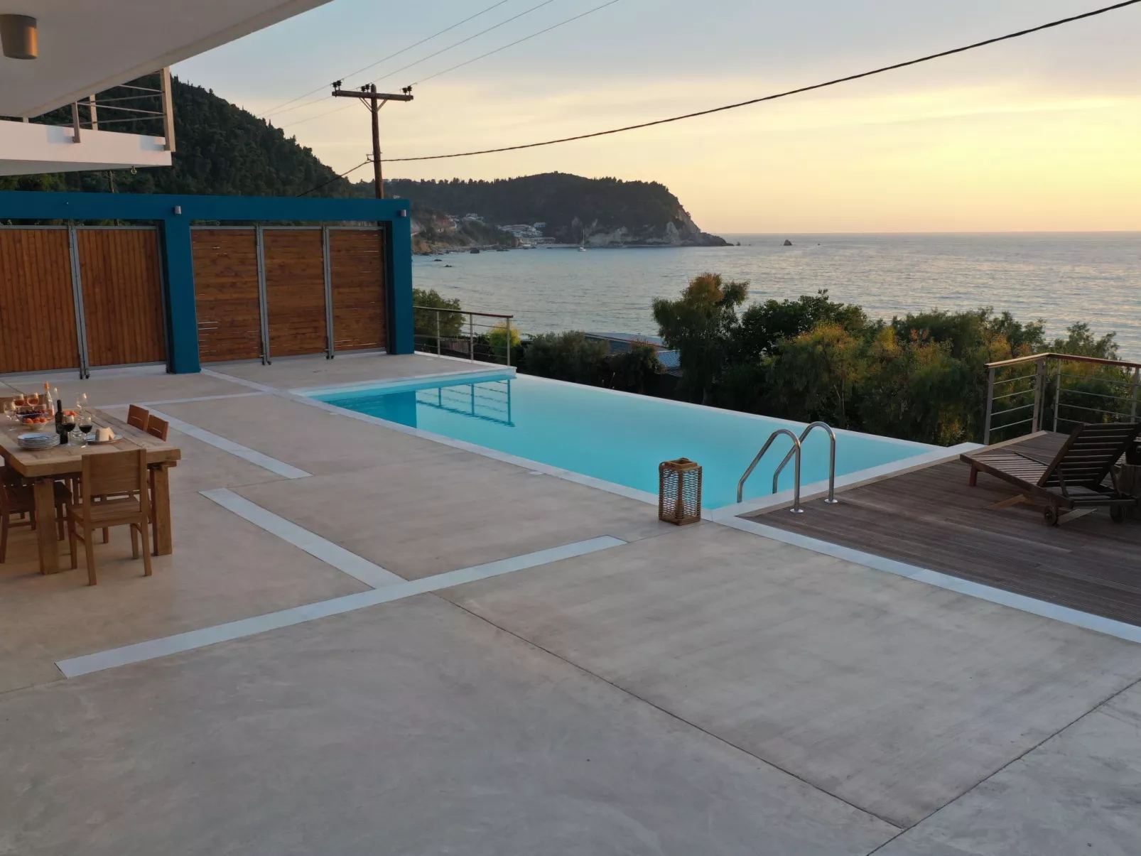 "Capro" mit Infinity-Pool - Outside