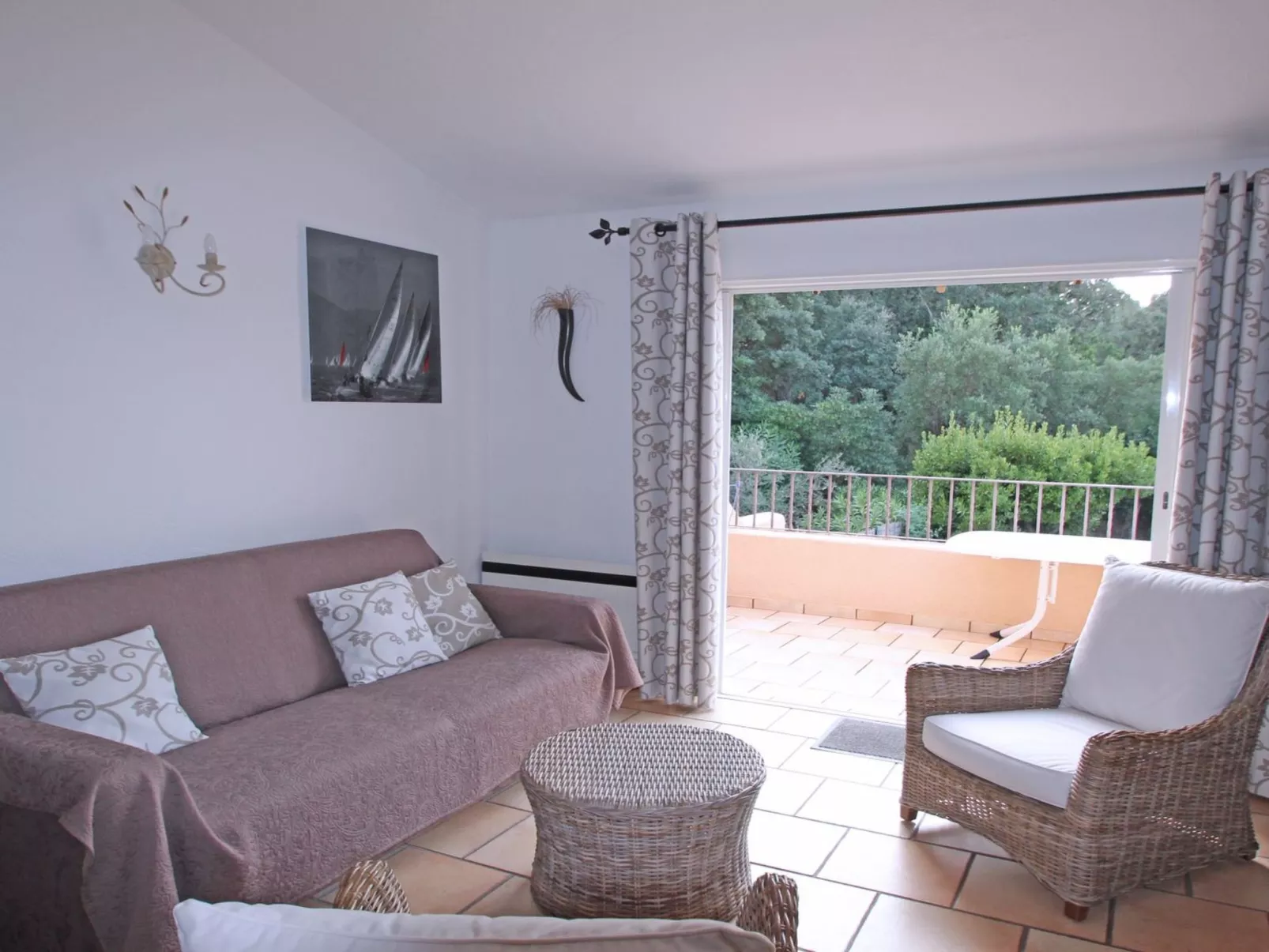 Appt T2 - 4 pers - Klima - Piscine et tennis - WiFi - Drinnen