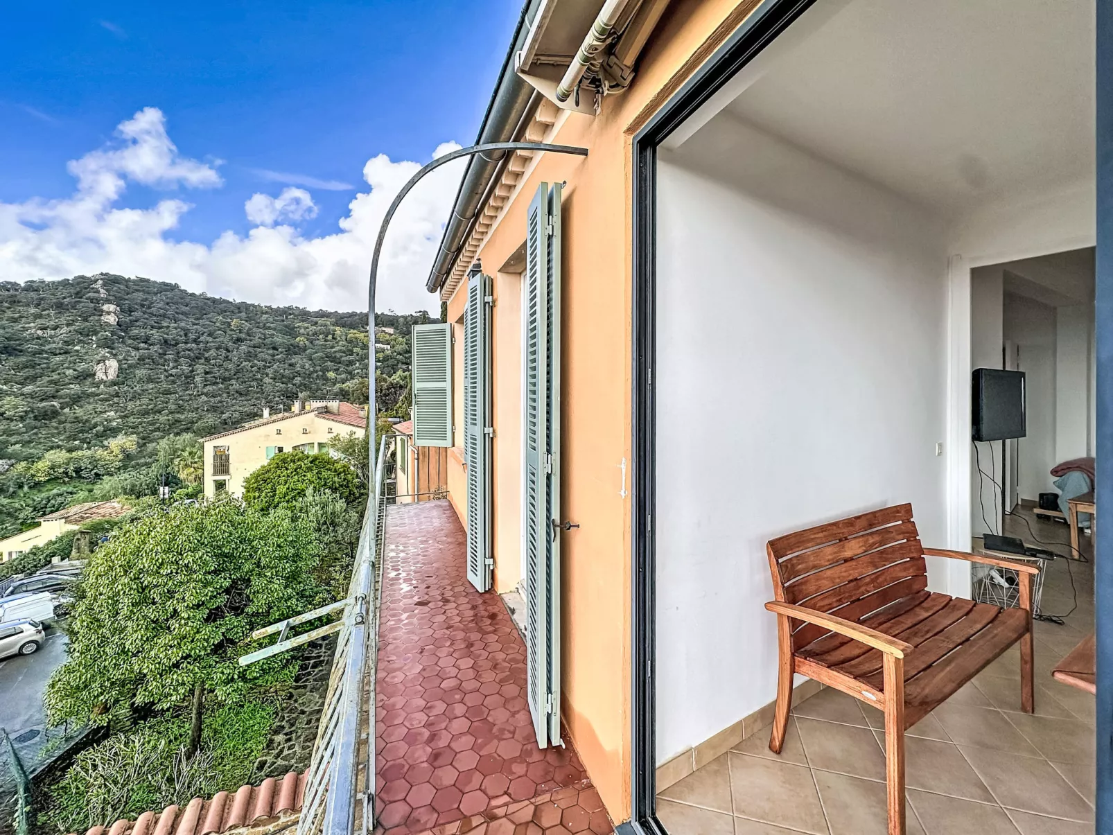 Les Amandiers - Outside