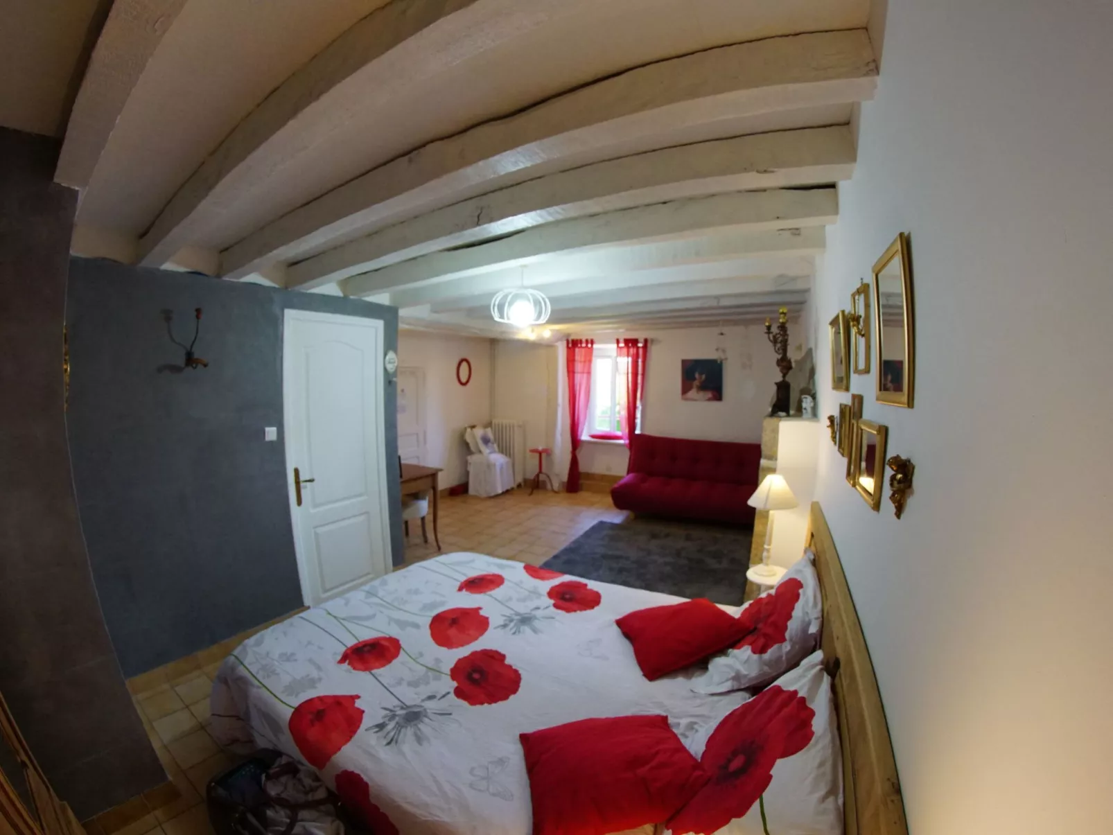 Zimmer Aux Anges - Drinnen