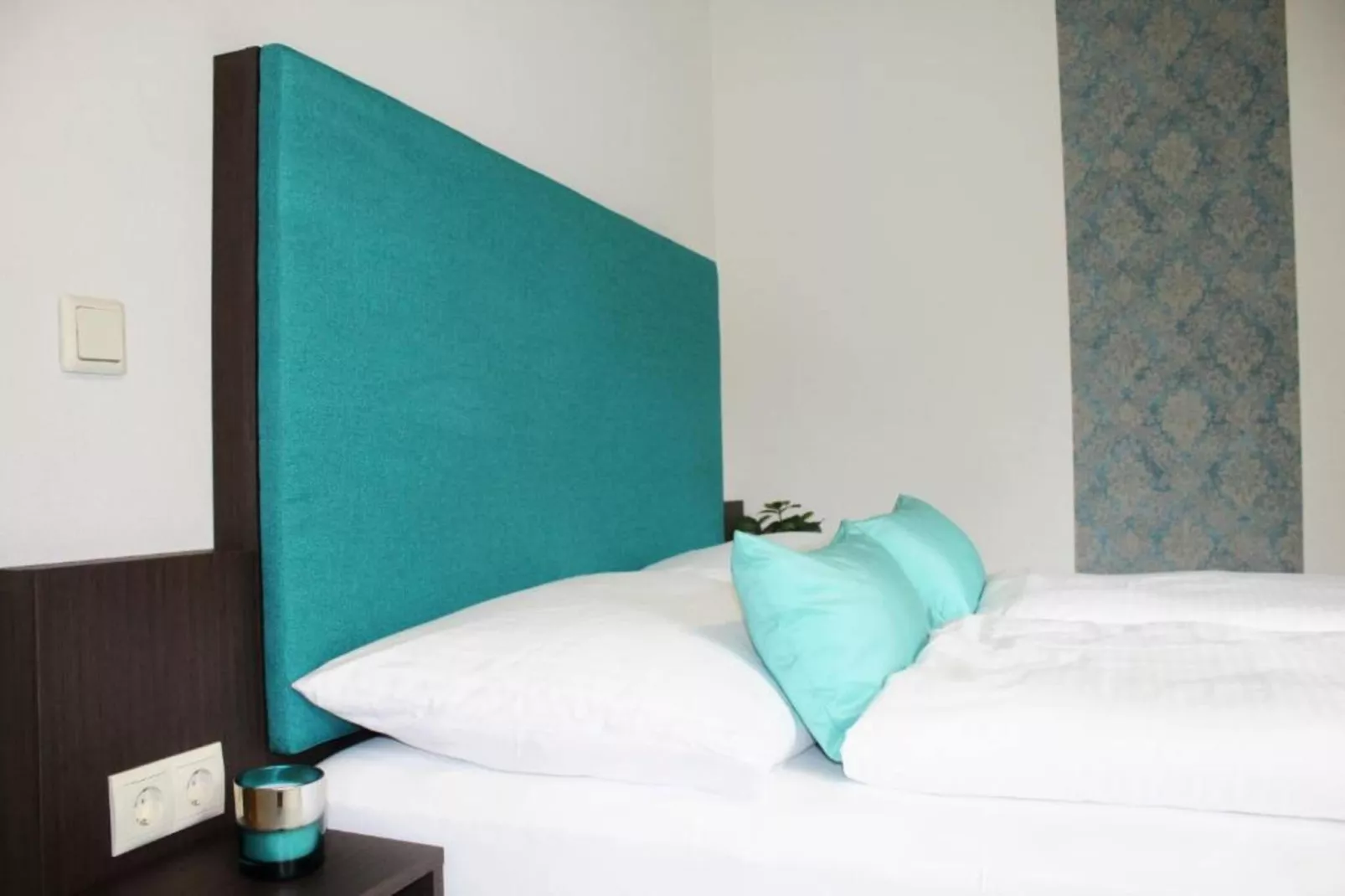 Budget Double Room - Bedroom