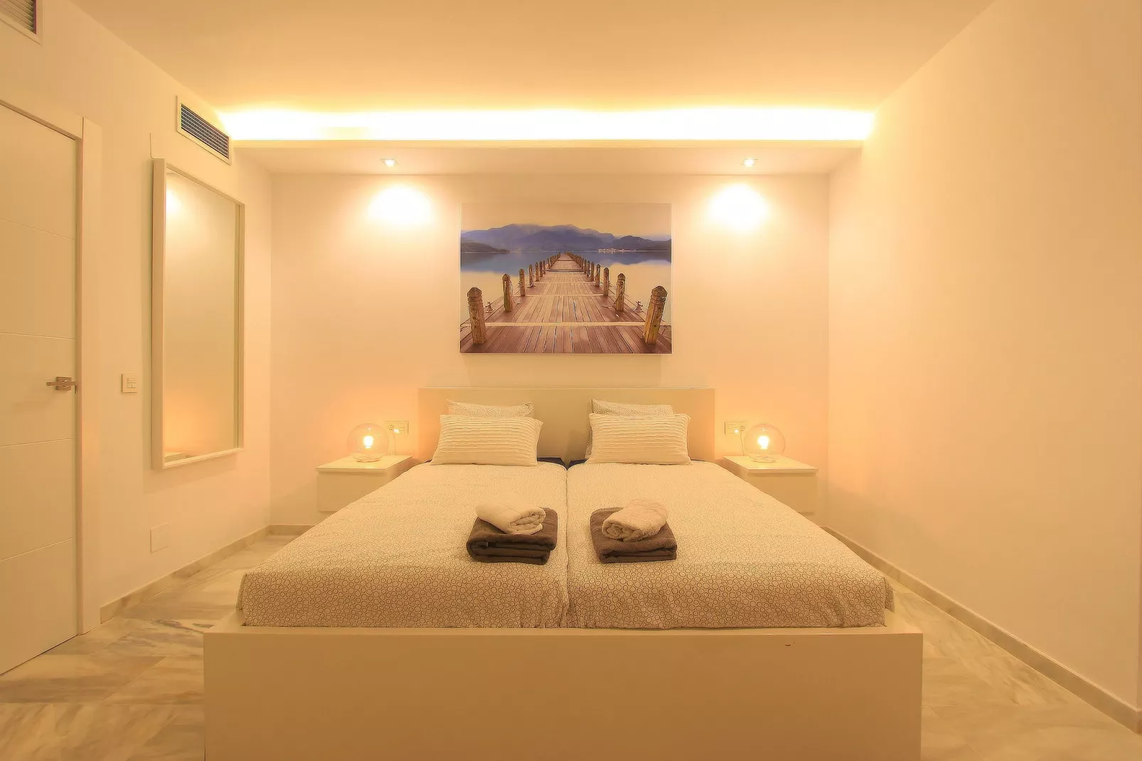 MODERN BEACH PENTHOUSE - Bedroom