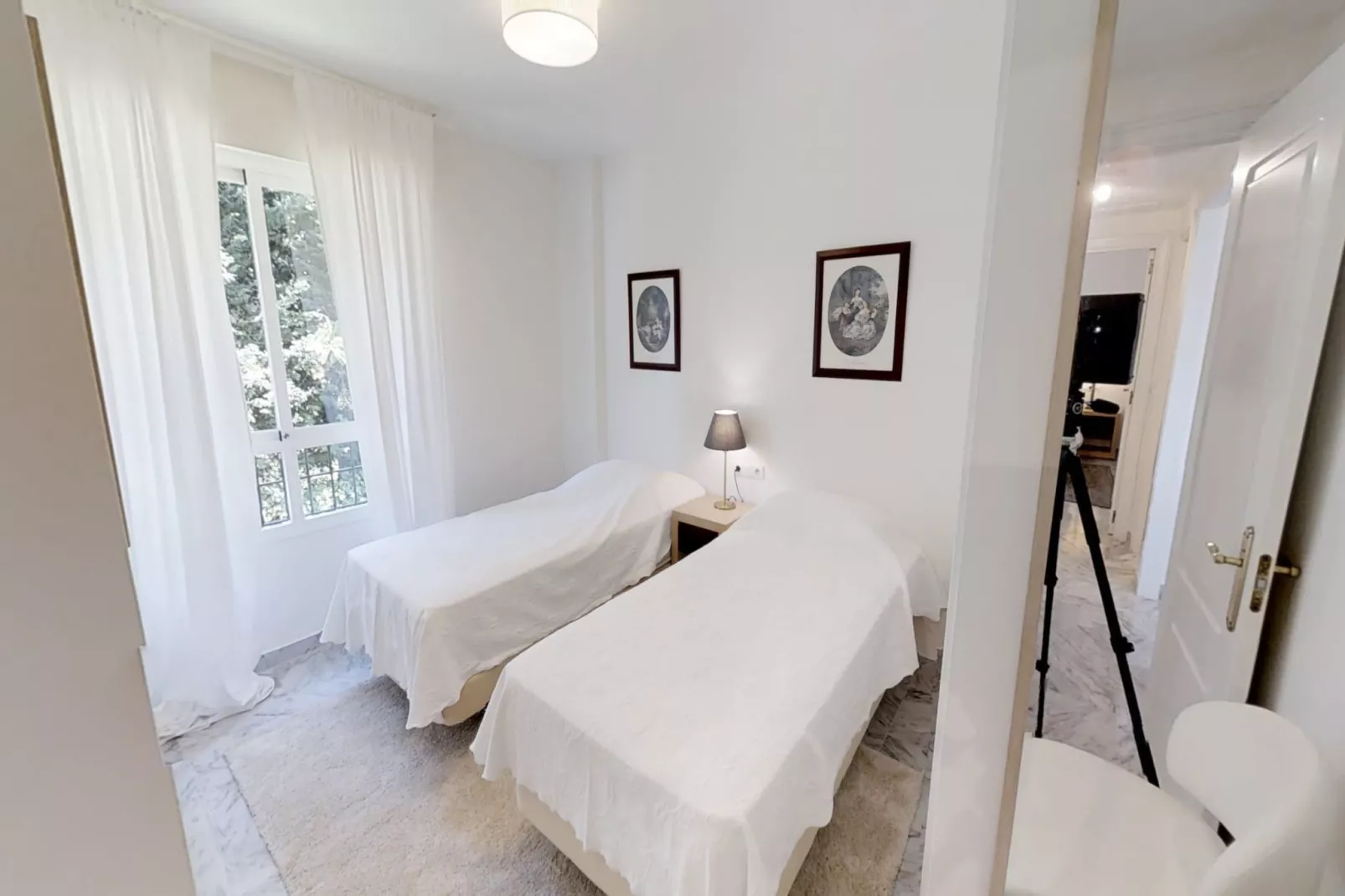 Modern Gated Apartment near Beach & Puerto Banus - Schlafzimmer