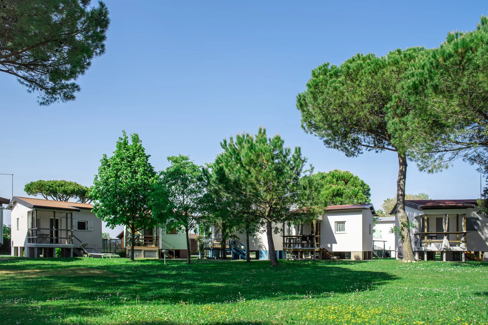 Village Marina di Cortellazzo Lido di Jesolo Pineta Bungalow - Außenbereich Sommer