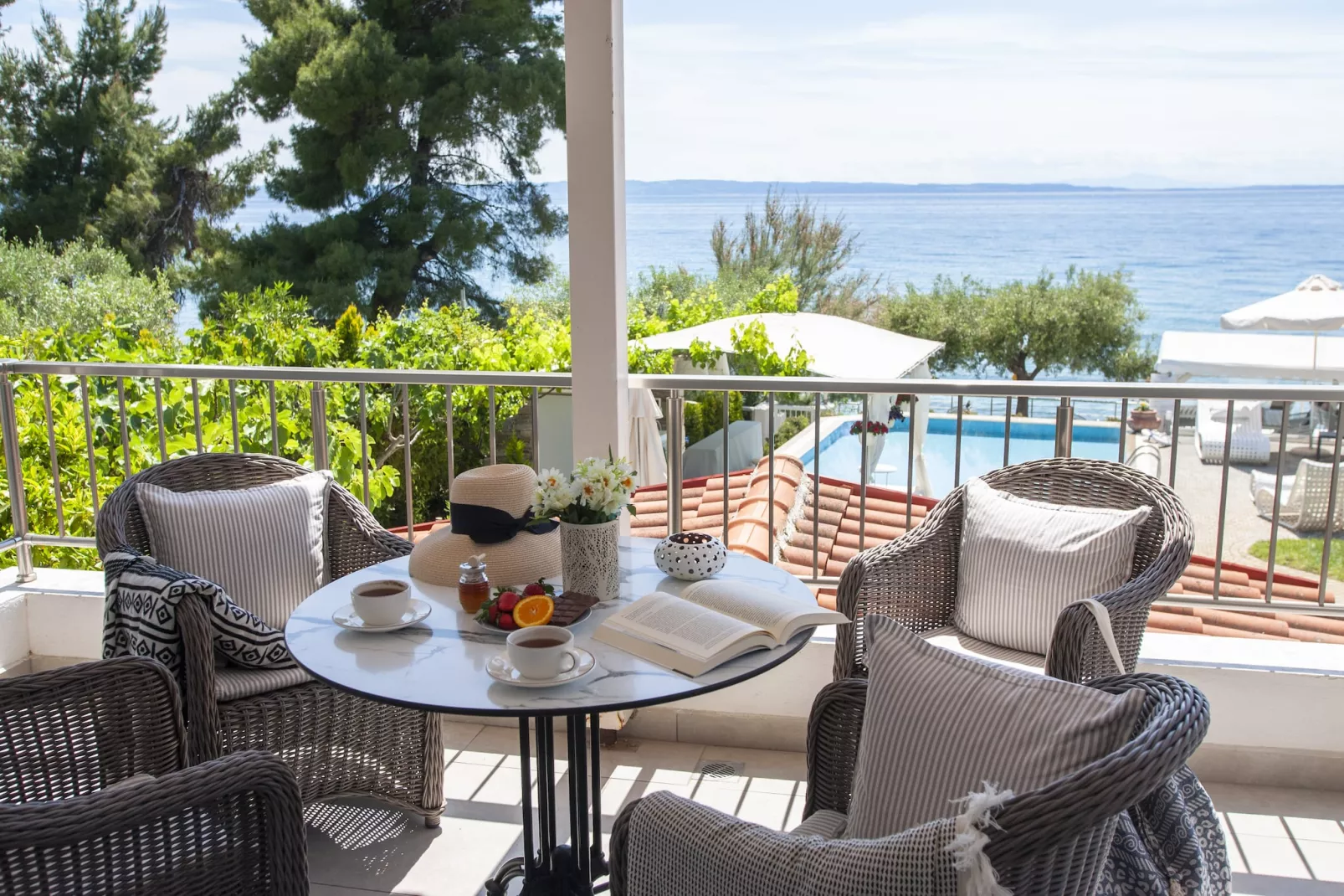Holiday residence Acrotel Athena Villas, Elia Beach-Maisonette - Terrasse/Balkon