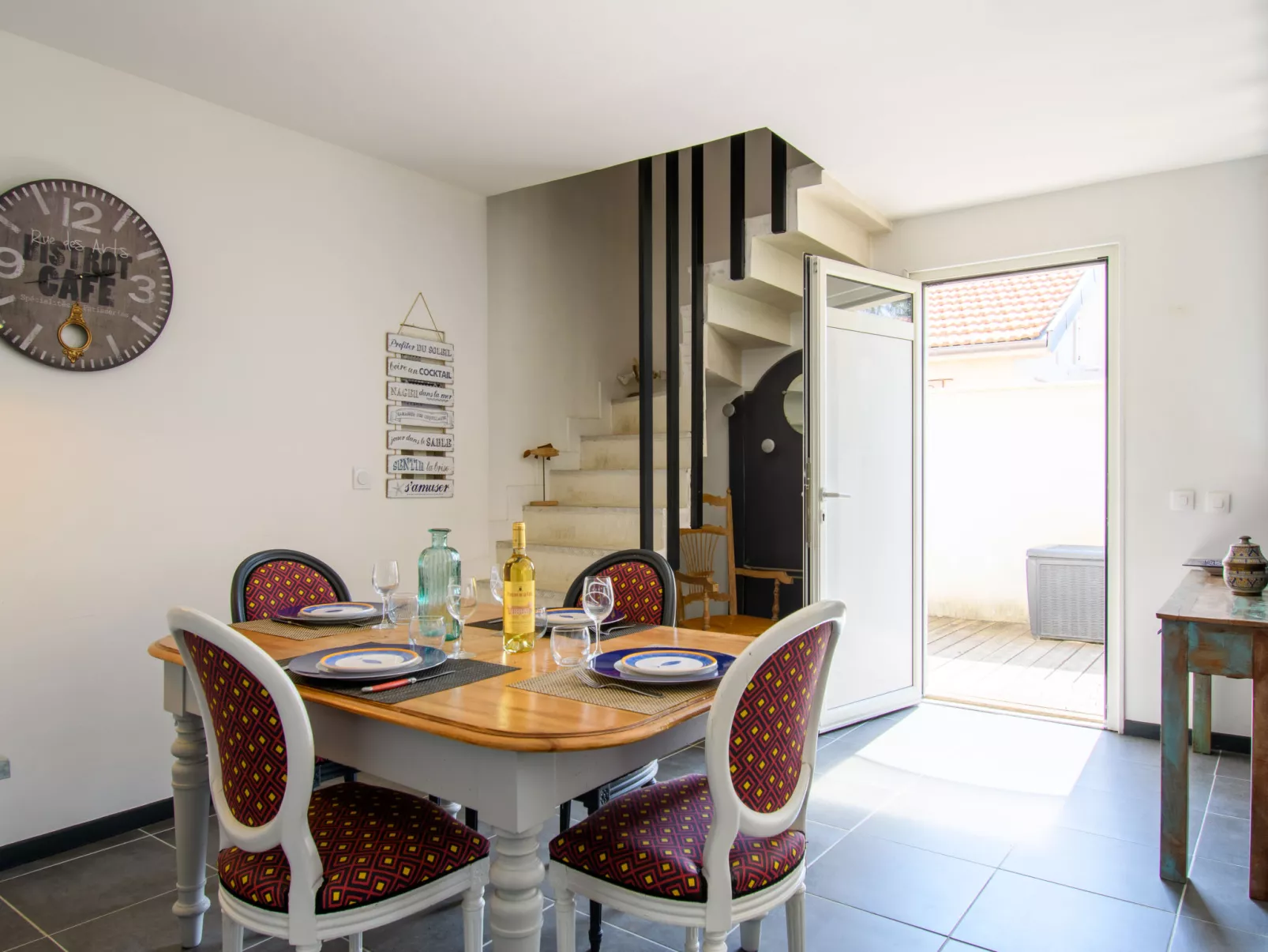 Aimé Bourdier - Drinnen