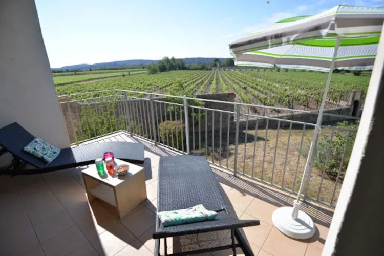 Résidence du Château de Jouarres - Azille // Apt 3 P 6 pers - Terrasse/Balkon
