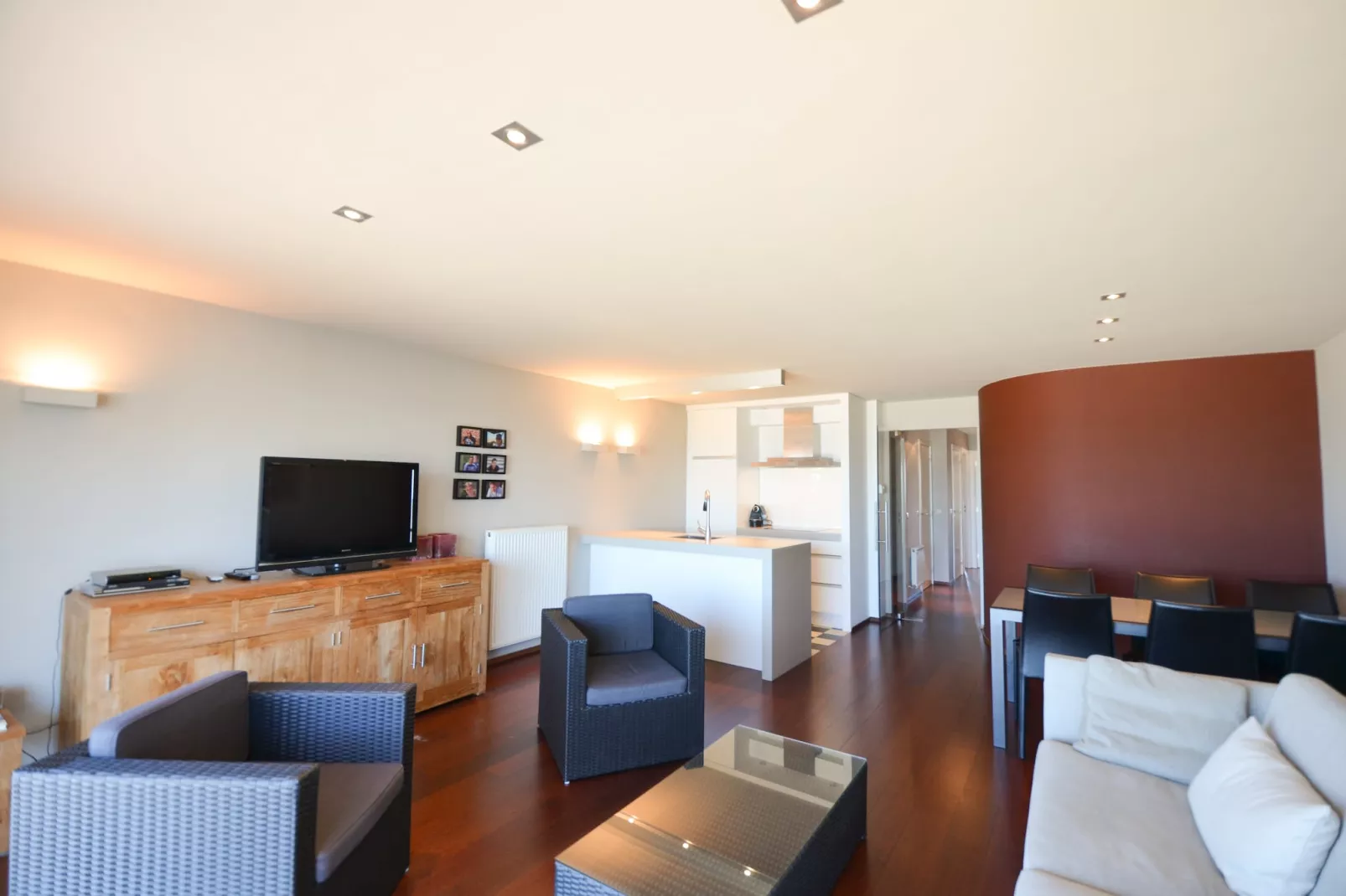 ALEXINE/ALEX0601 - Living room