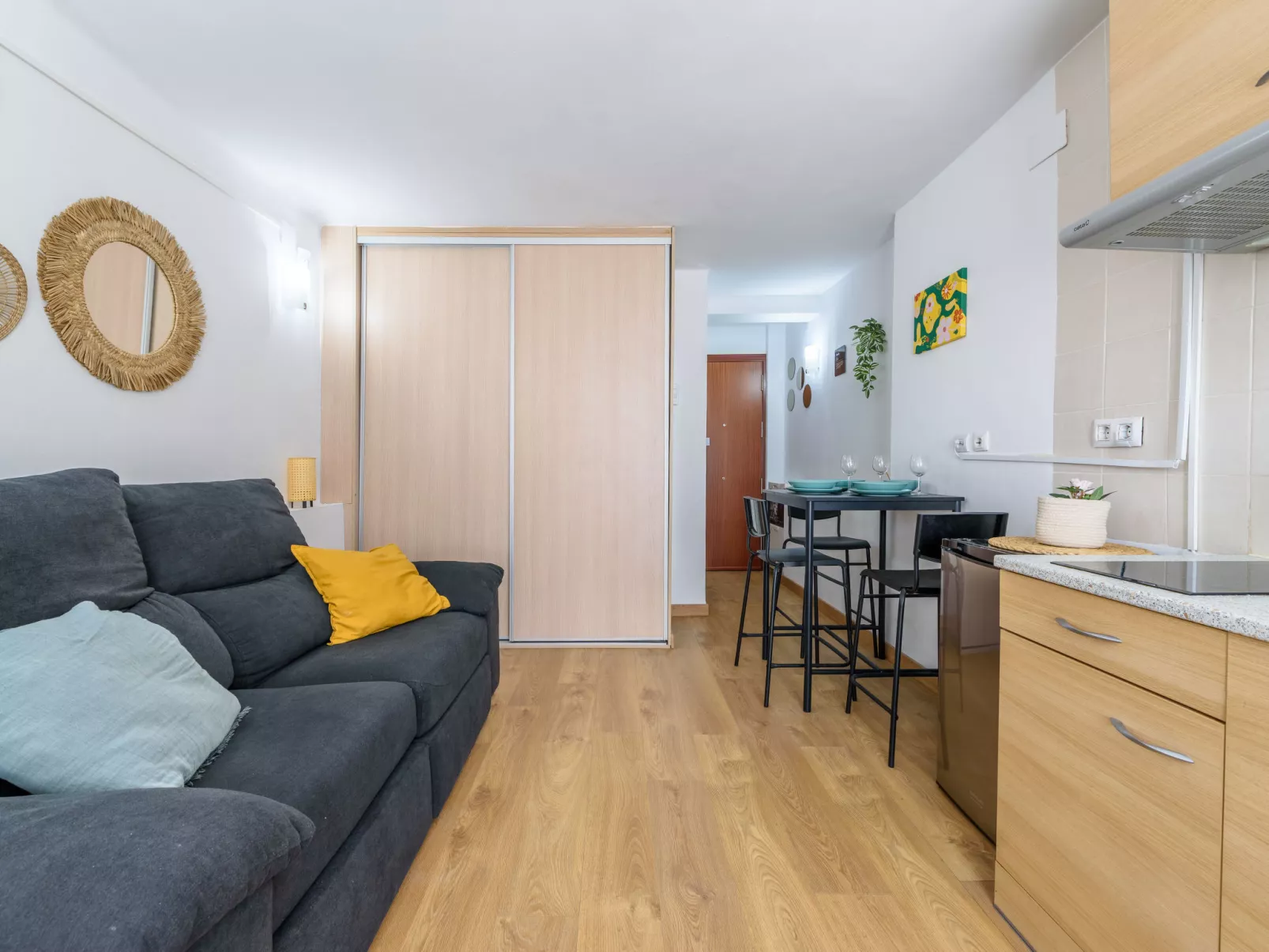 Beach La Pineda - Inside