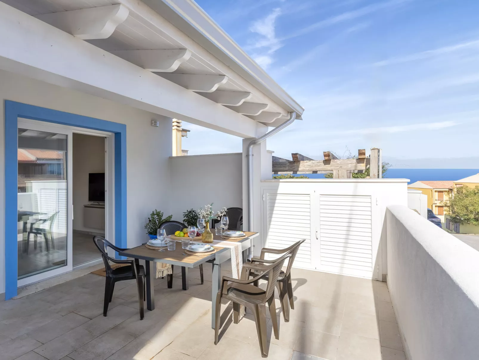 Nereide Blu - Outside