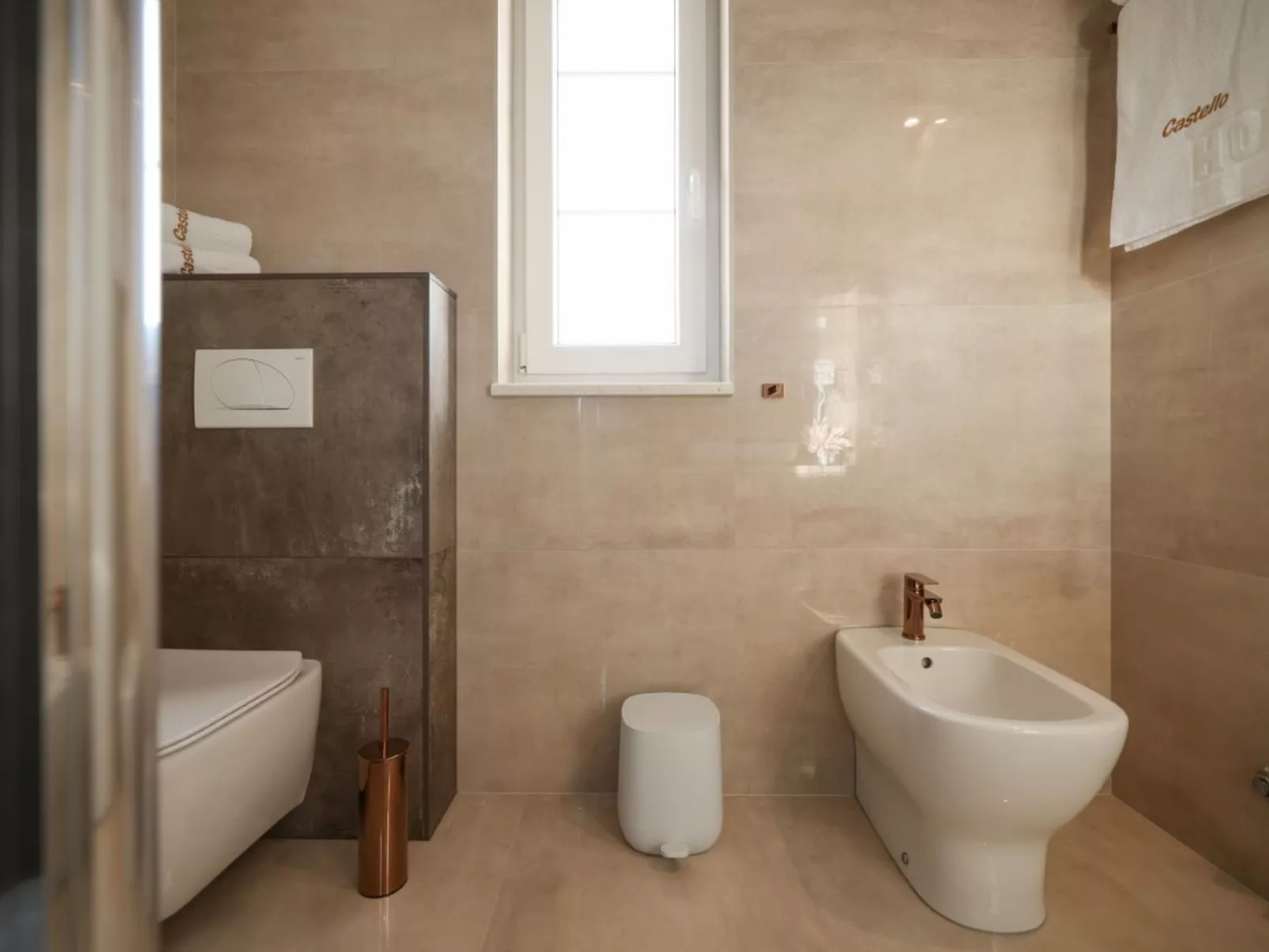 Gästezimmer "Rosa Zimmer" mit Balkon - Inside