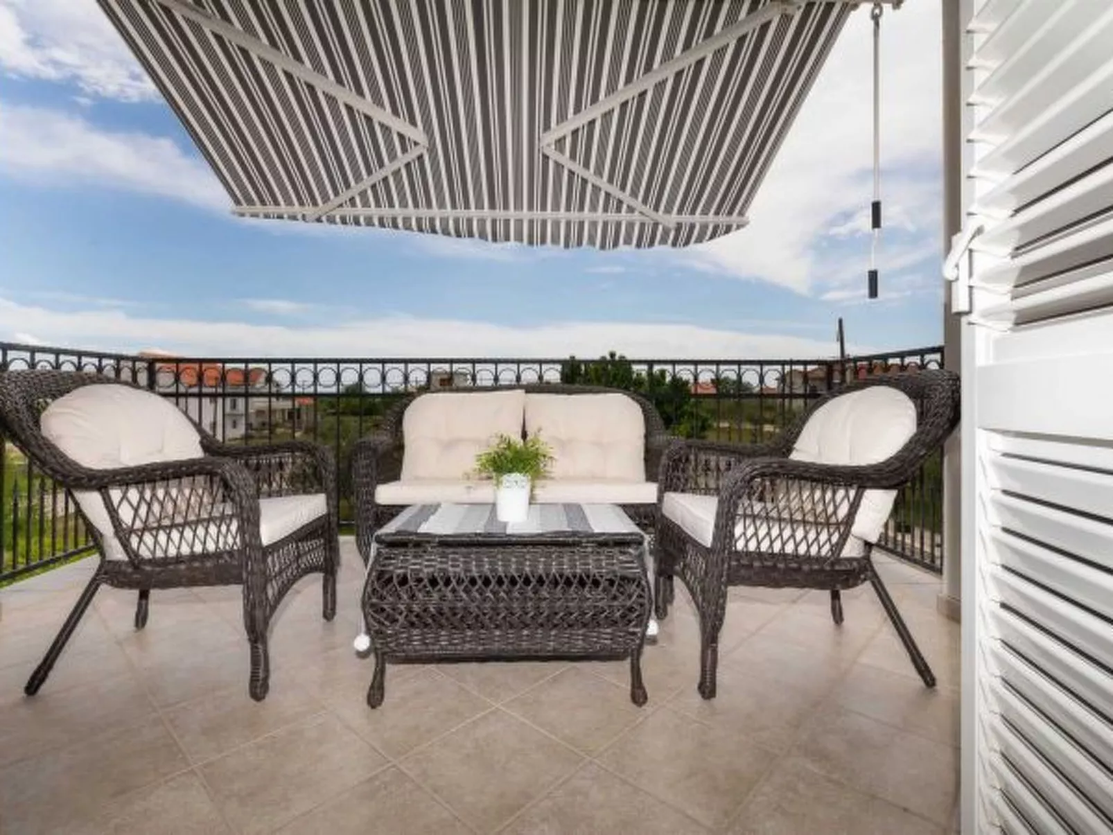 Luxury Villa Maria with large pool - Image-tags.info