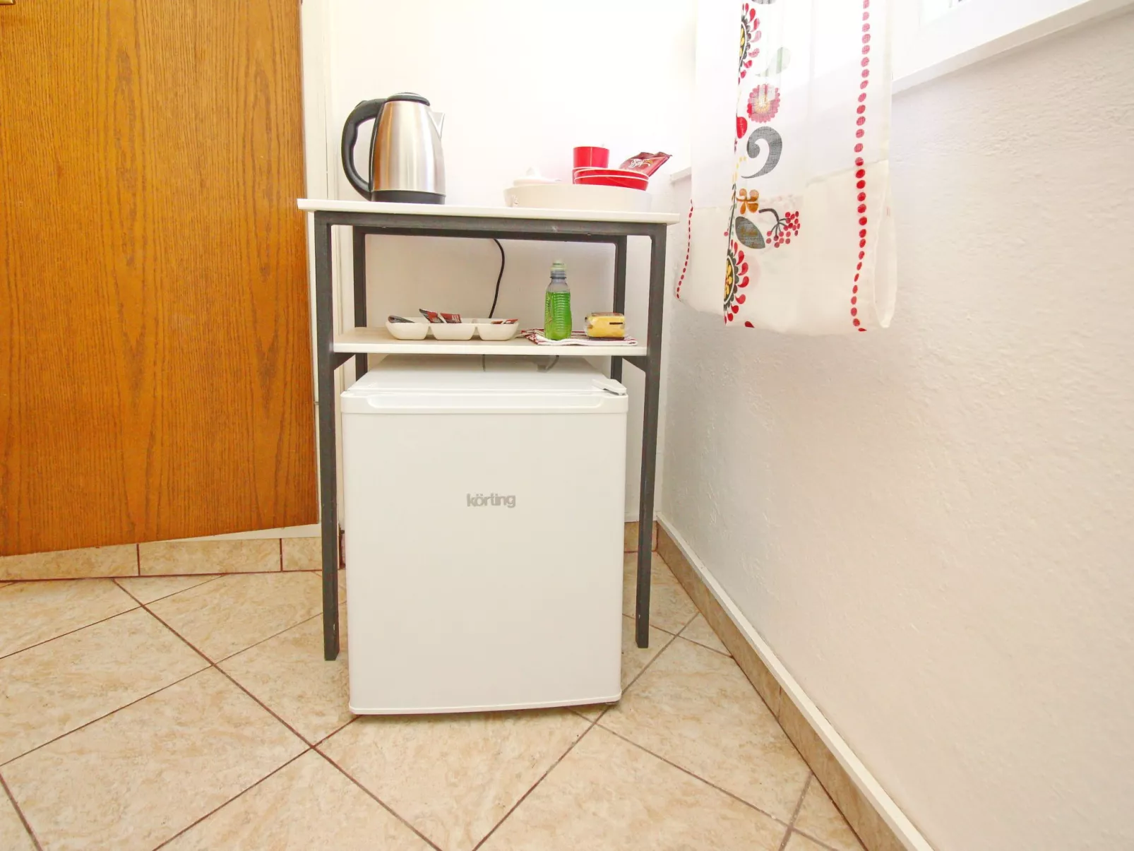 Doppelzimmer max. 2 Personen, 12 m² , 1 Schlafzimmer mit Doppelbett, klimatisie - Dedans