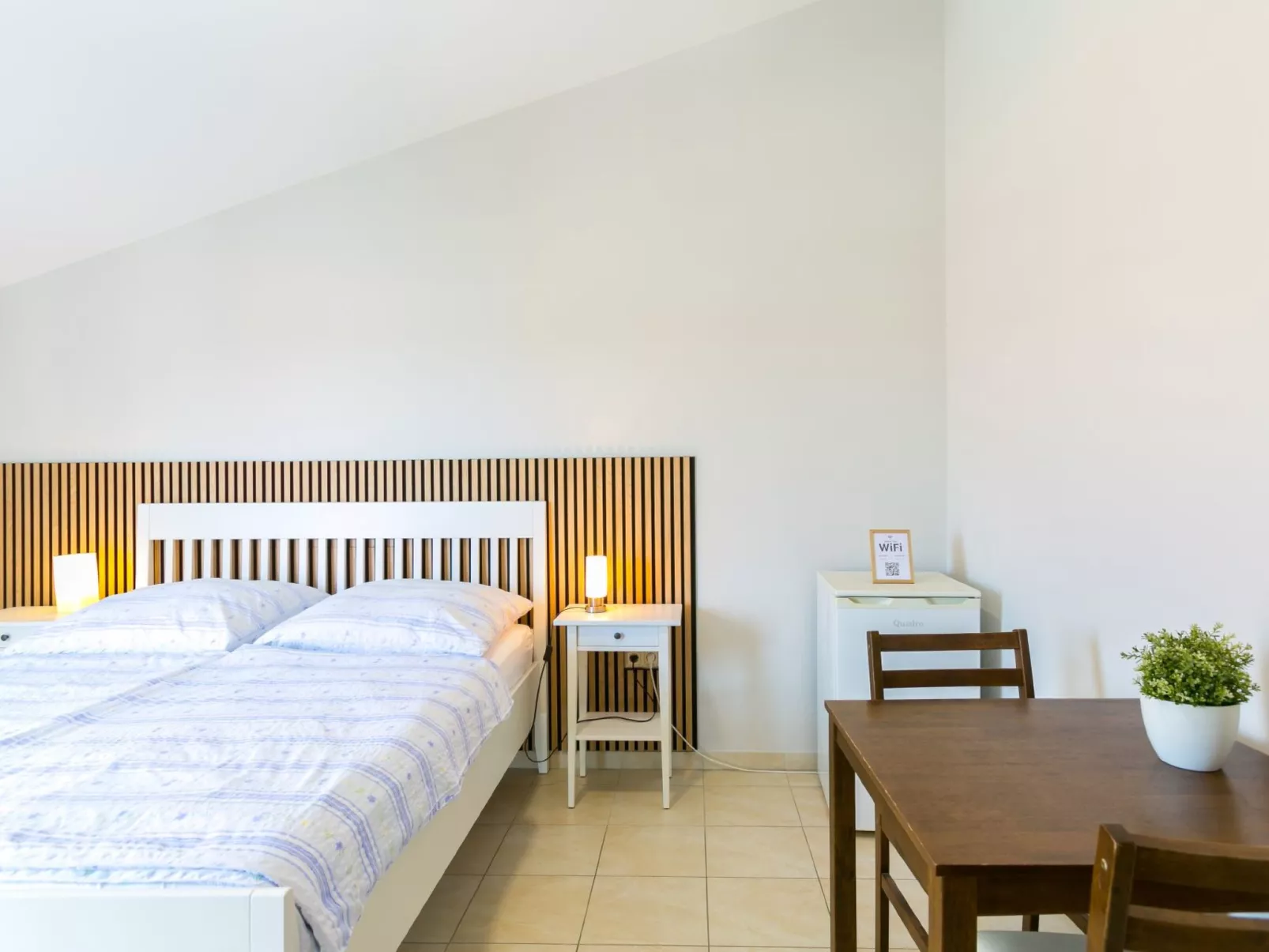 Gästezimmer mit Balkon - Inside