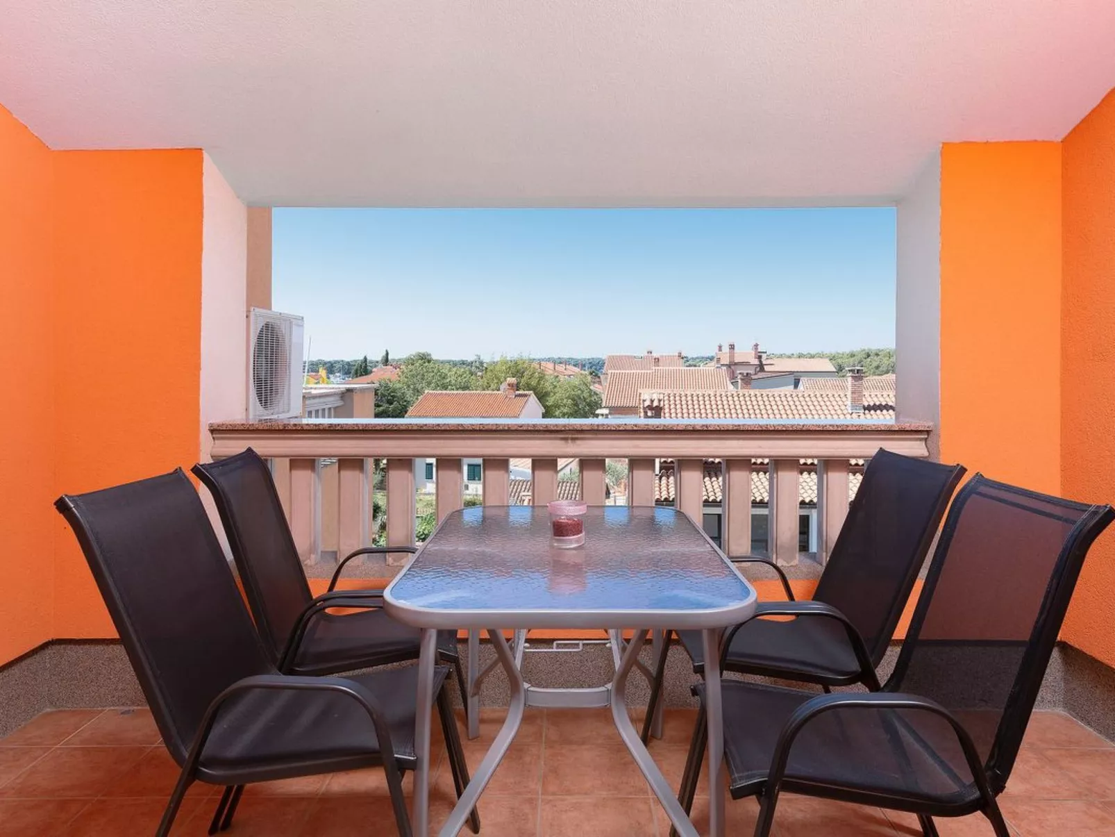 Ferienzimmer mit Terrasse - Outside