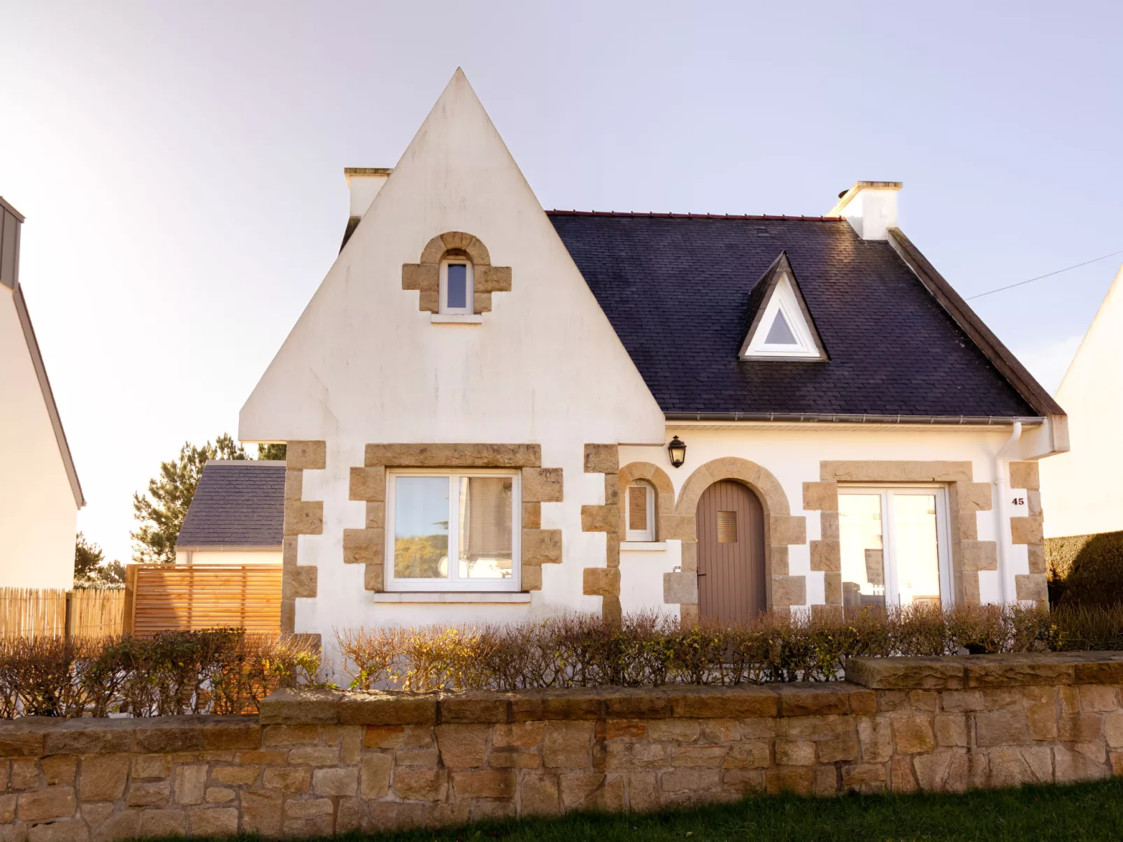 Les Ajoncs - Draußen