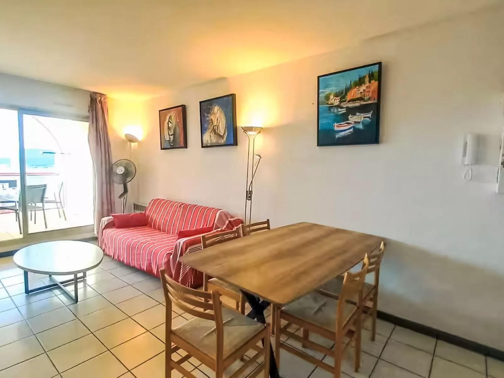 Les Mandariniers - Drinnen