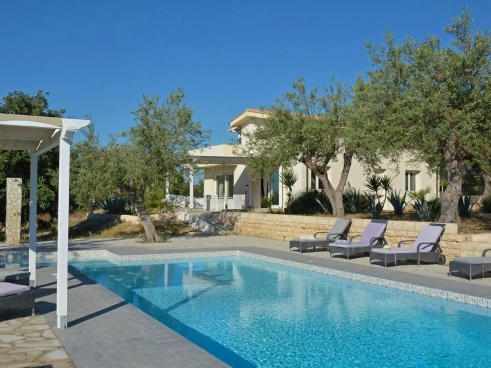 Moderne Ferienvilla bei Noto mit Meerblick und privatem Pool - Draußen