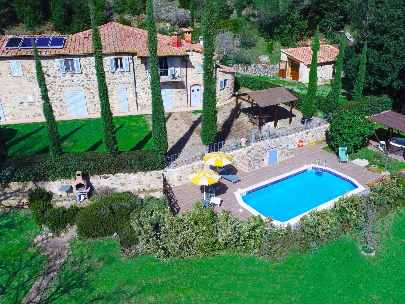 In Montecastelli Pisano mit beheiztem Whirlpool - Dehors