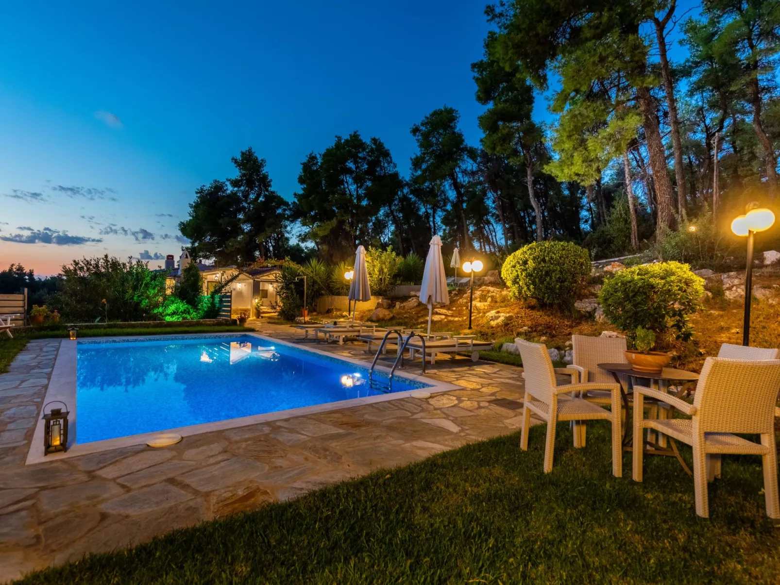 Villa Pine Trees bei Kardous, Skopelos Privater Pool - Draußen