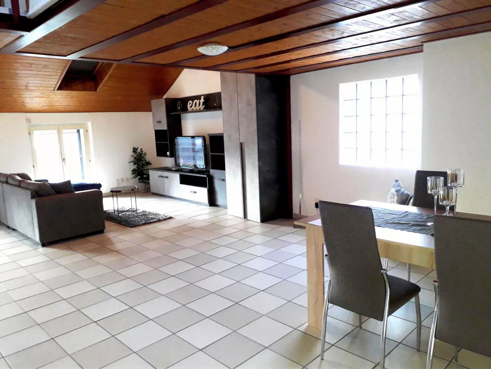 Entspannende Ferien im grünen Gambarogno - Dedans