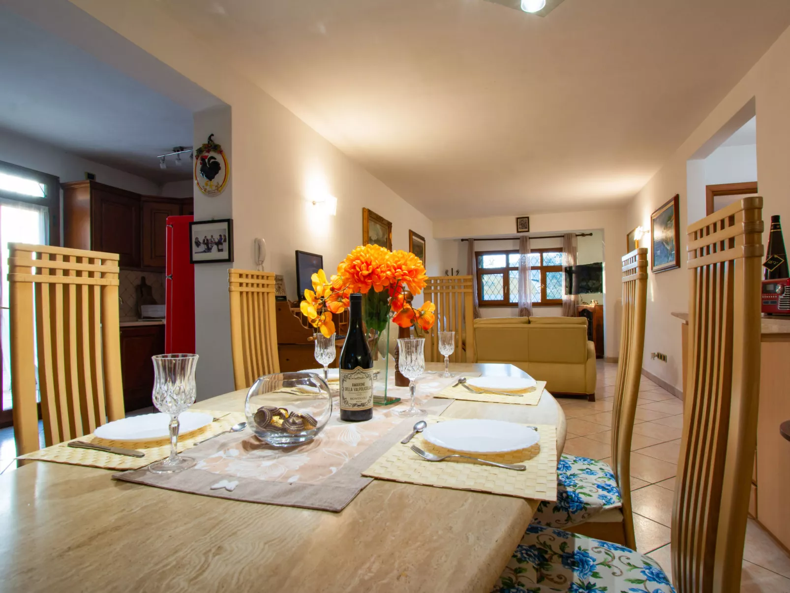 Tre fontane - Inside