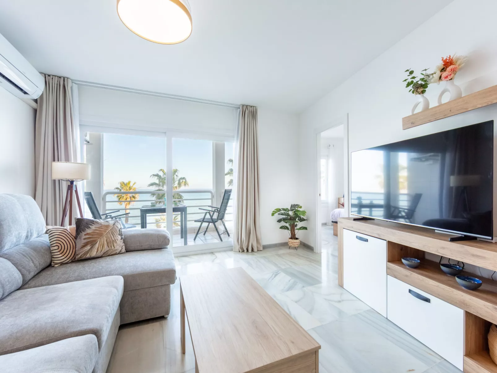 El Faro II - Drinnen