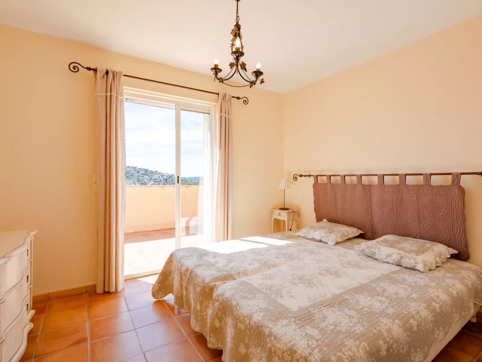 La Figuière - Inside