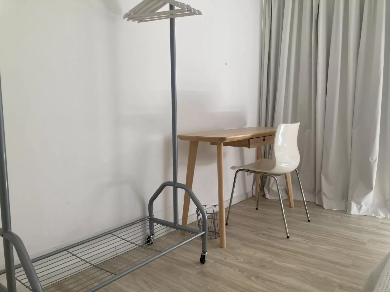 Modernes helles Zimmer im Loft am See - Inside