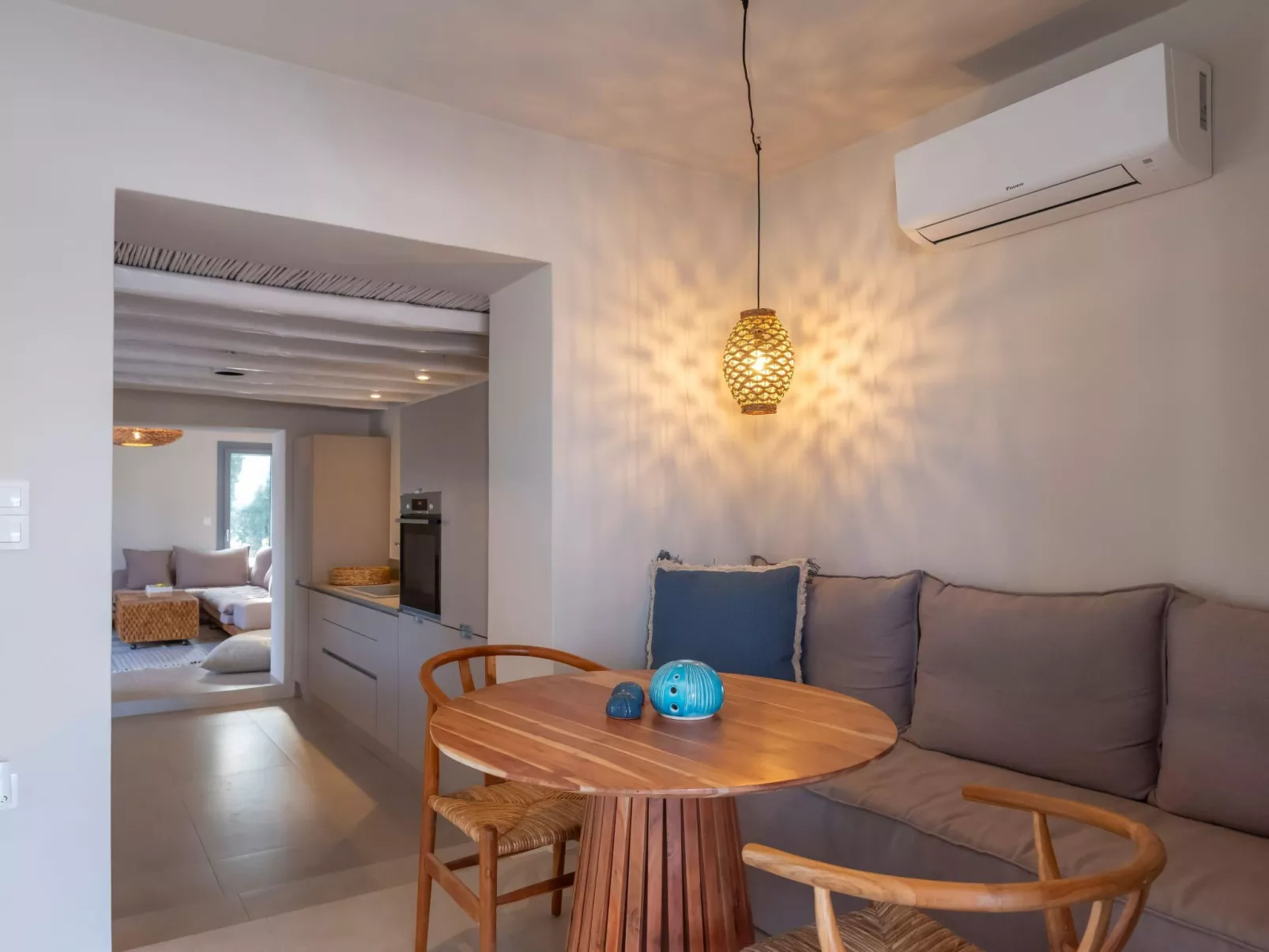 Sunset Gypsy stilvolles modernes Dorfhaus mit Whirlpool - Drinnen