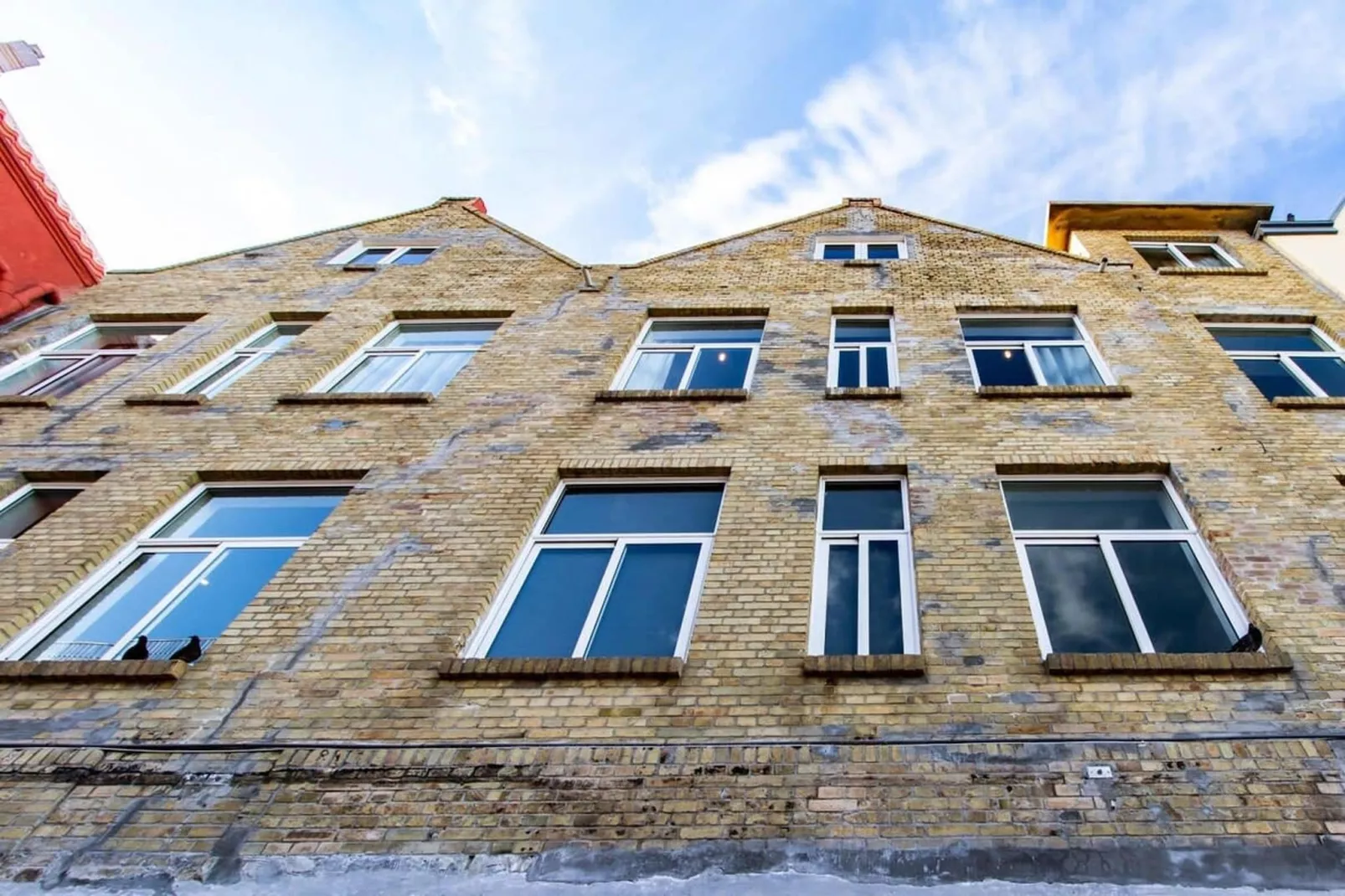 Plaza JoJo C - Exterior in summer