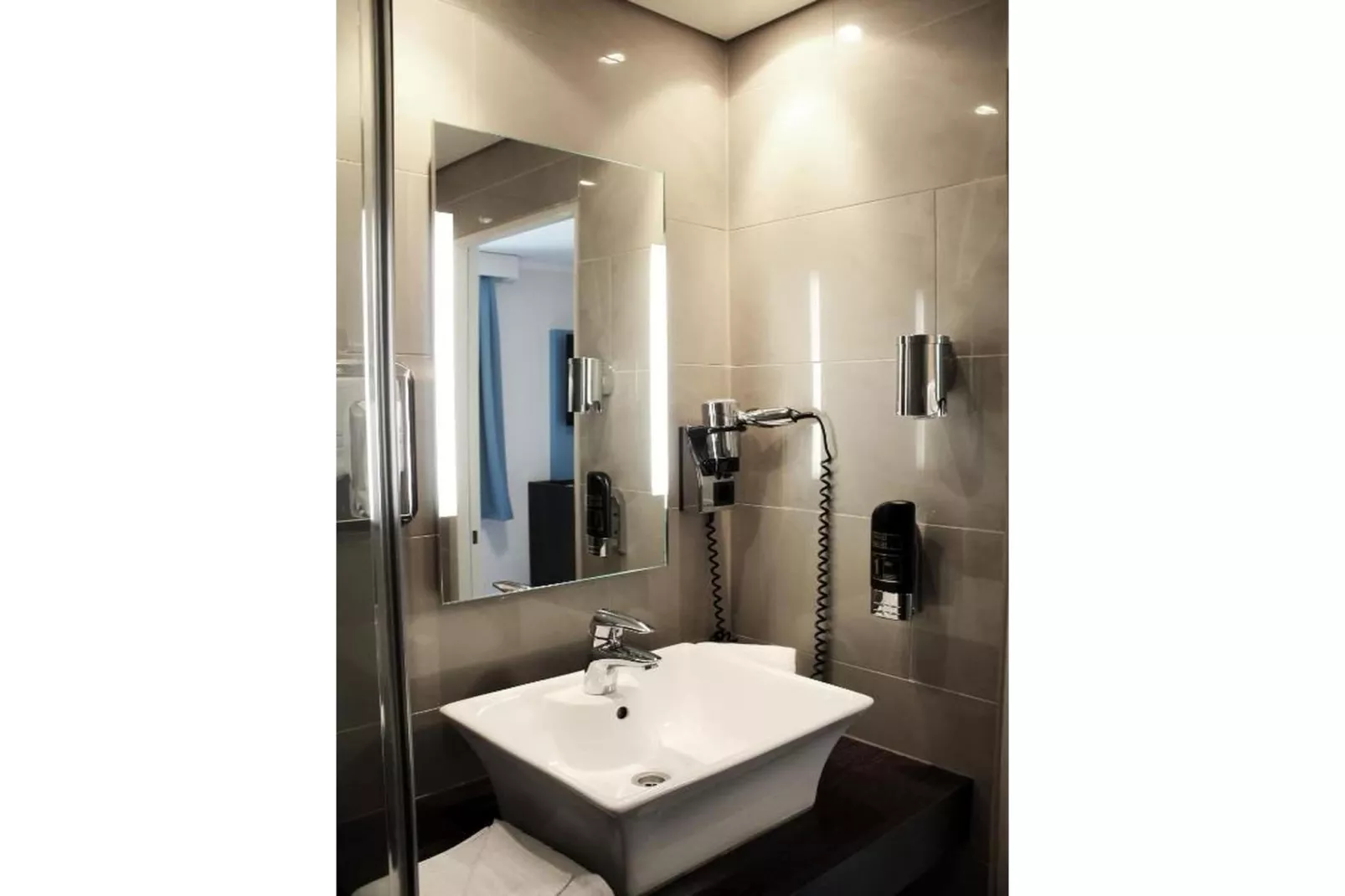 Double Room - Bathroom